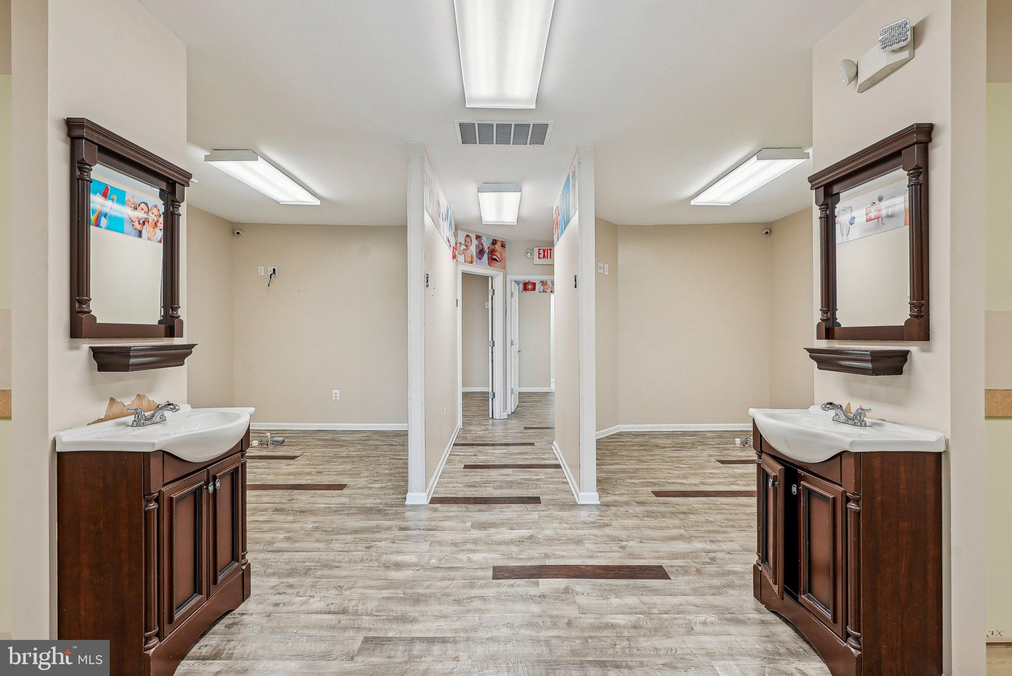 GREEN LANE - Commercial Sale