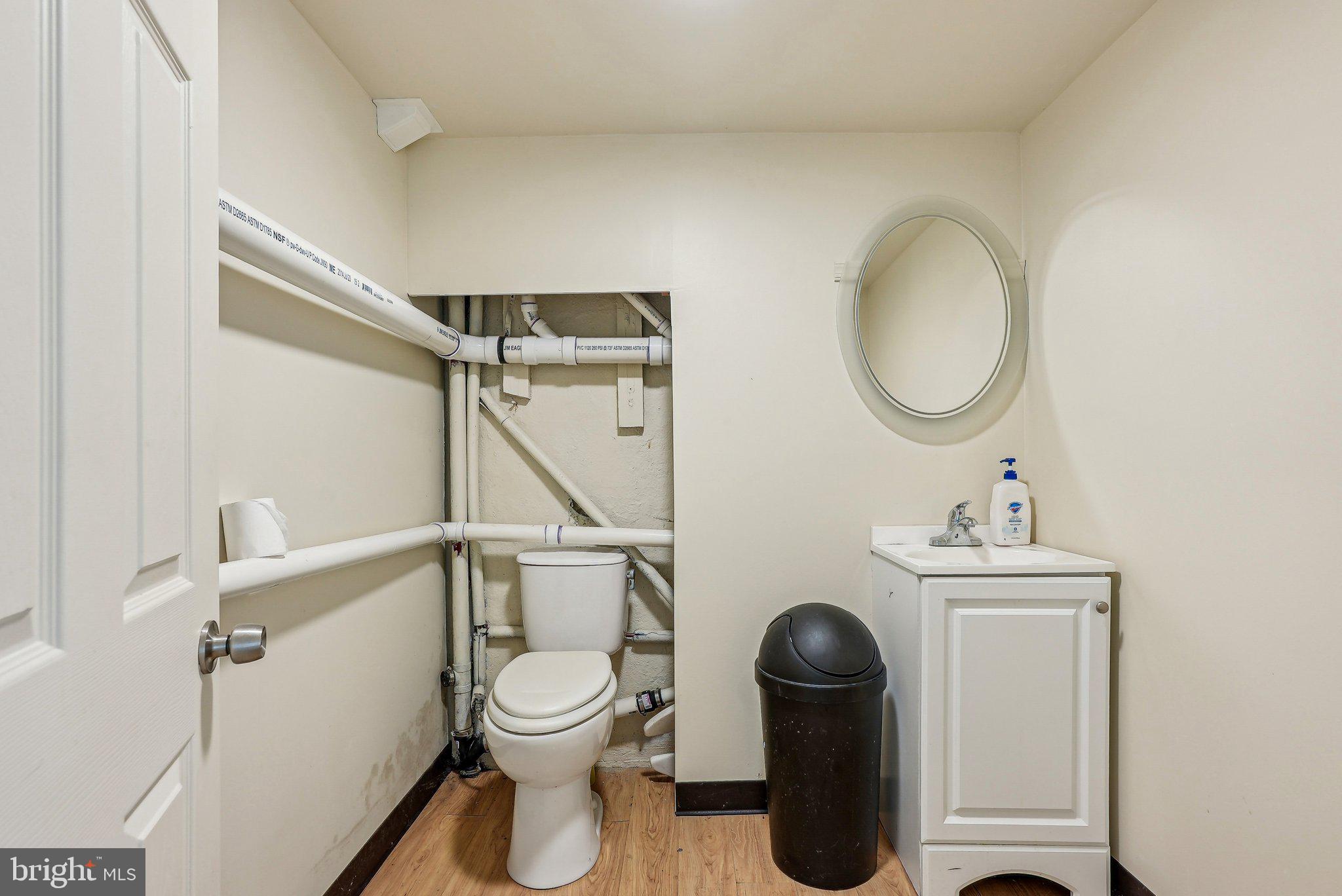 GREEN LANE - Commercial Sale