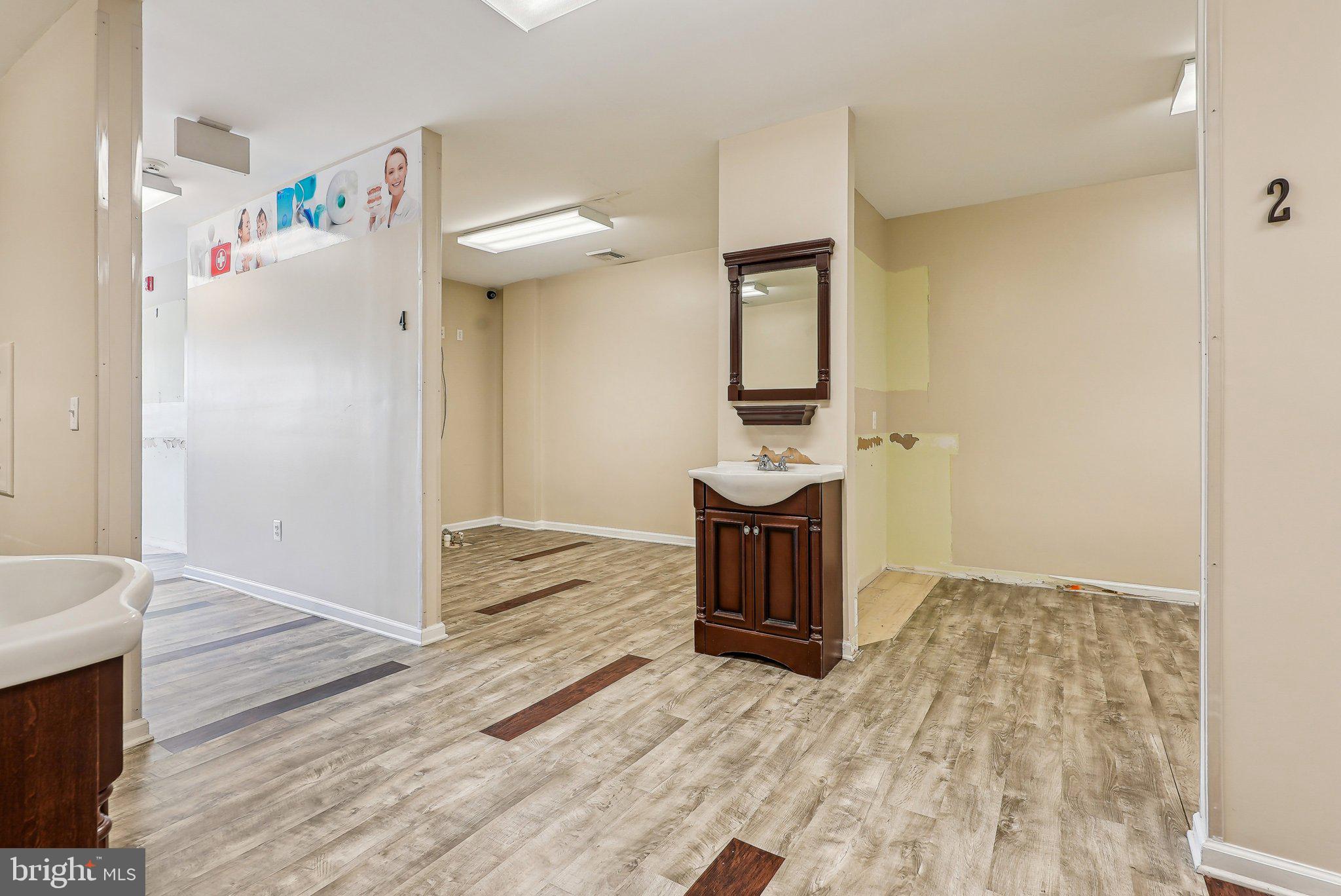 GREEN LANE - Commercial Sale