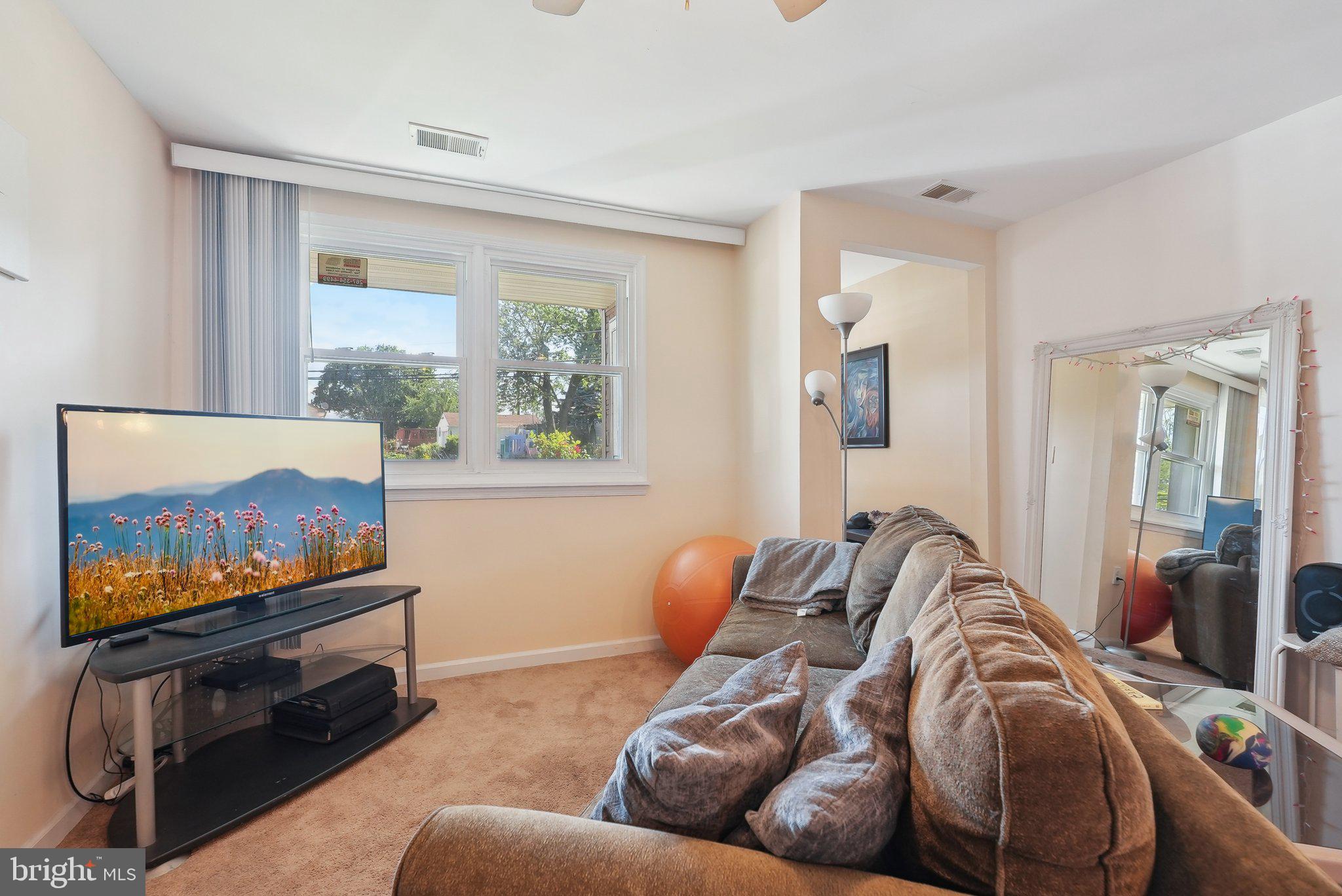 GREEN LANE - Commercial Sale