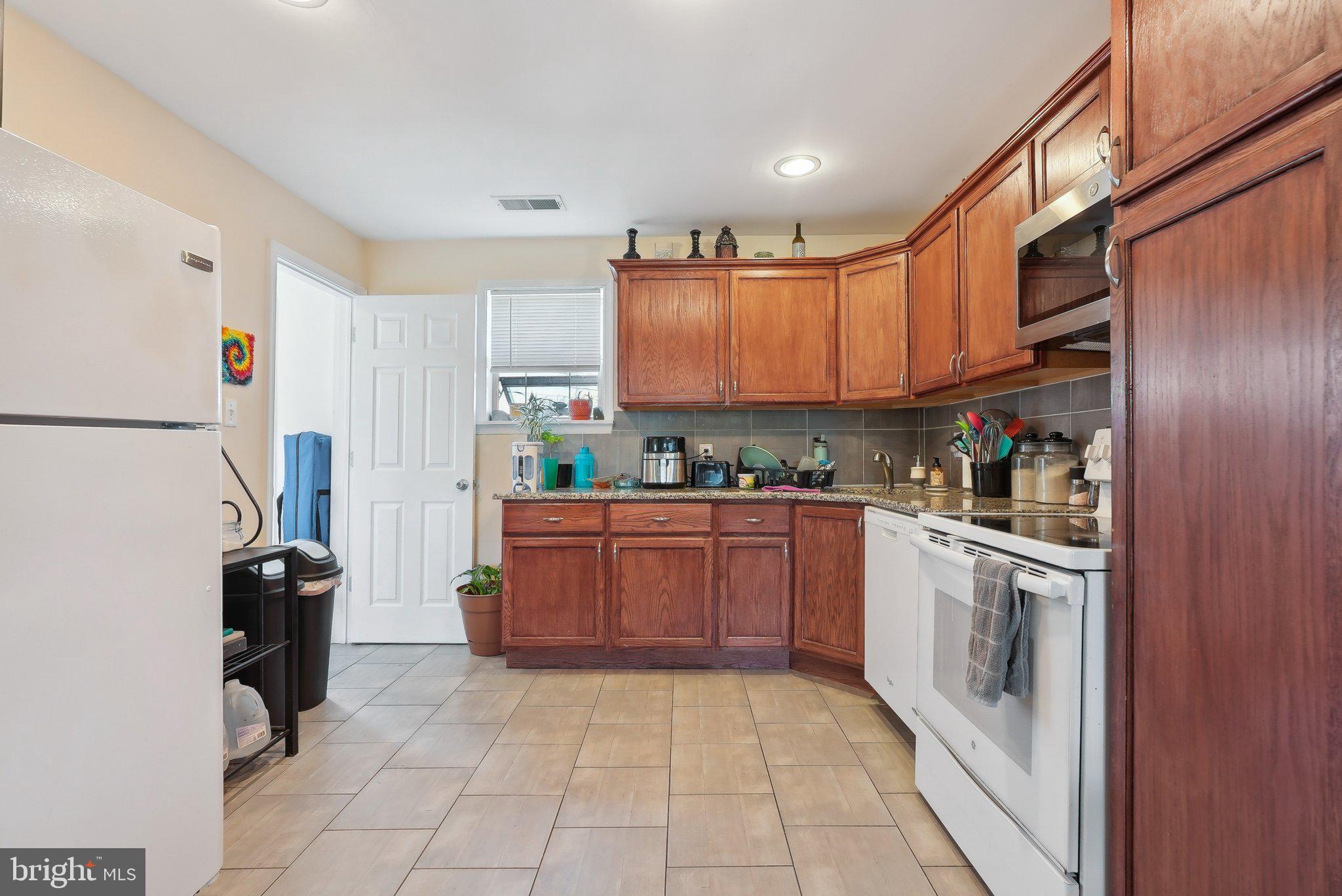 GREEN LANE - Commercial Sale