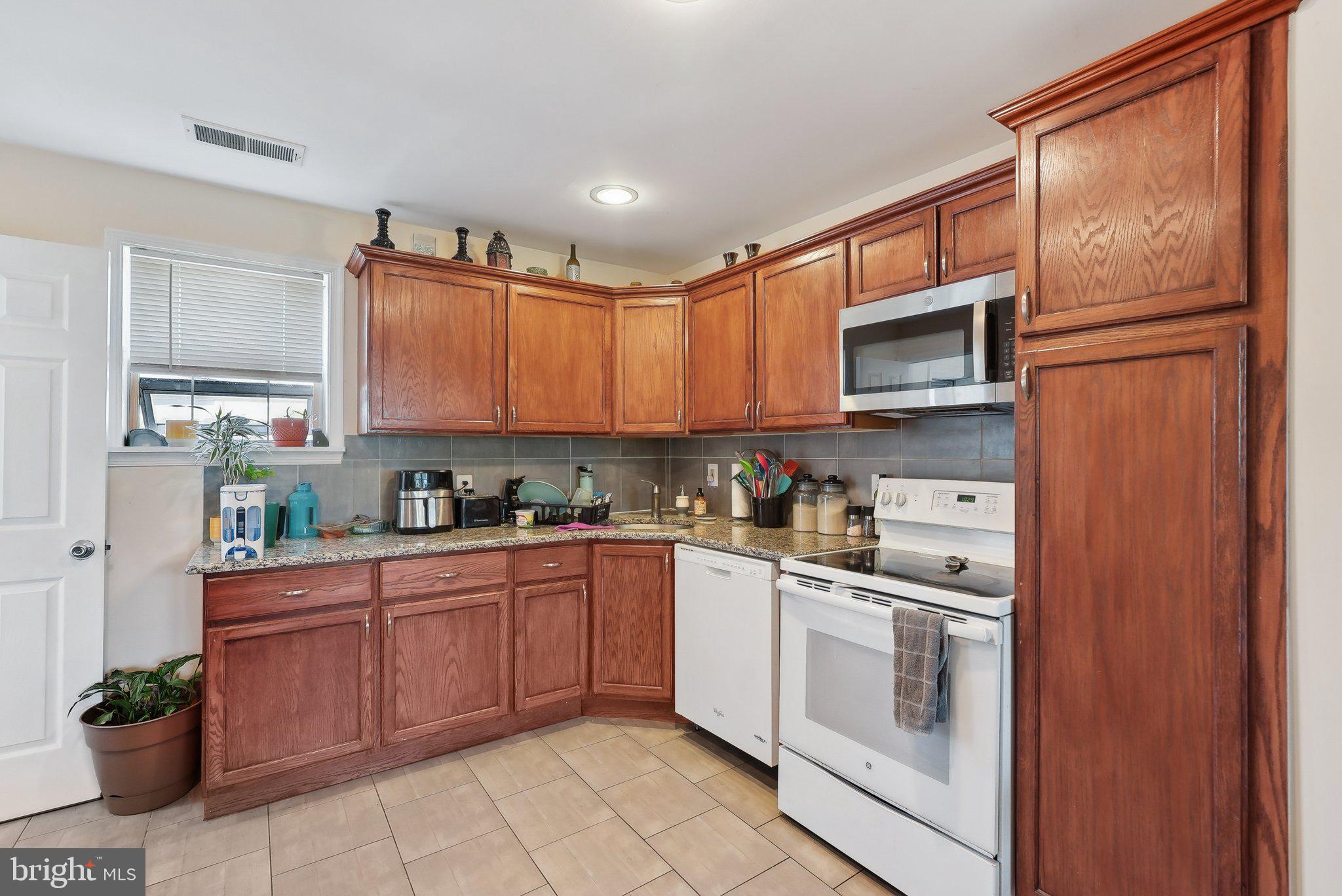 GREEN LANE - Commercial Sale