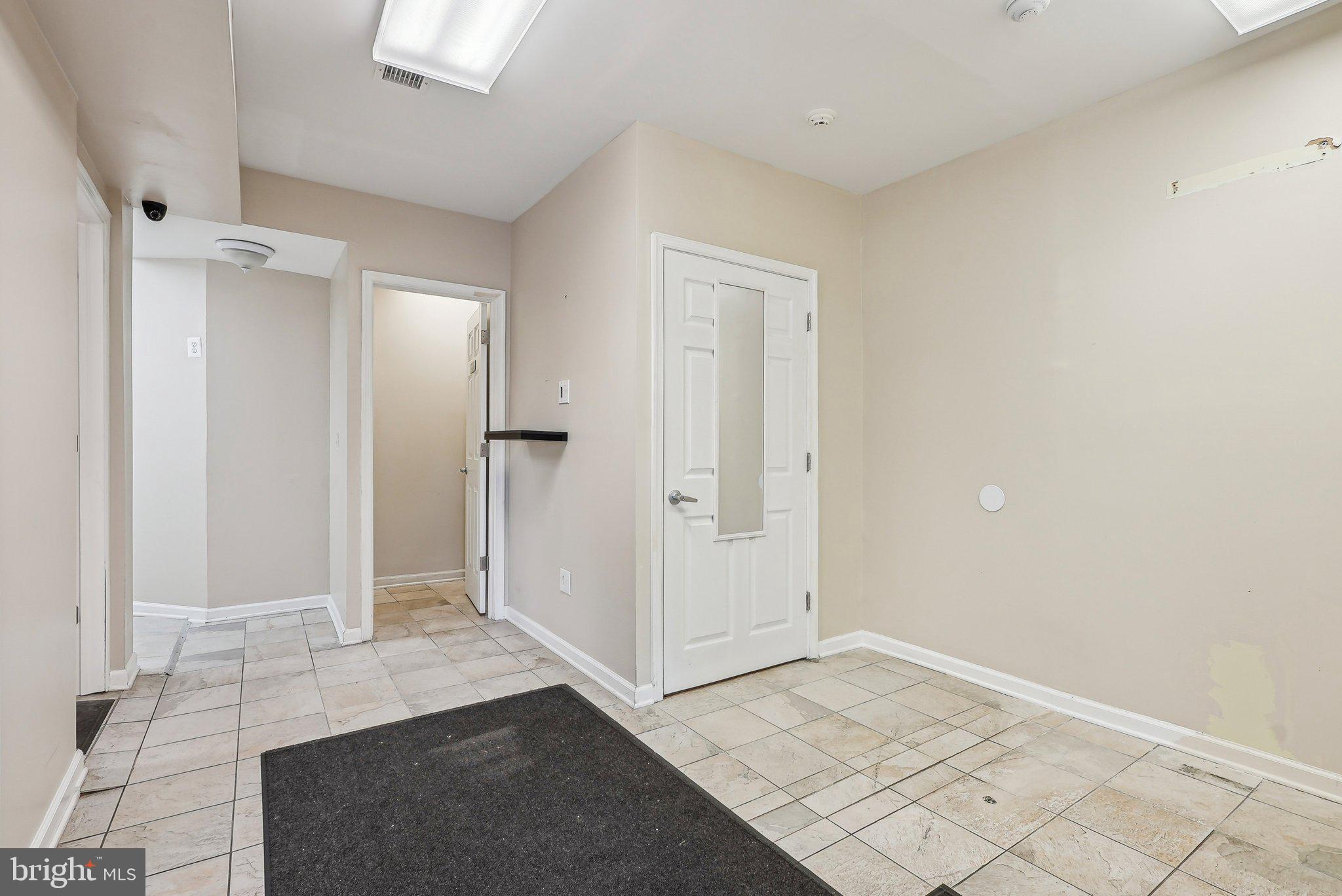 GREEN LANE - Commercial Sale