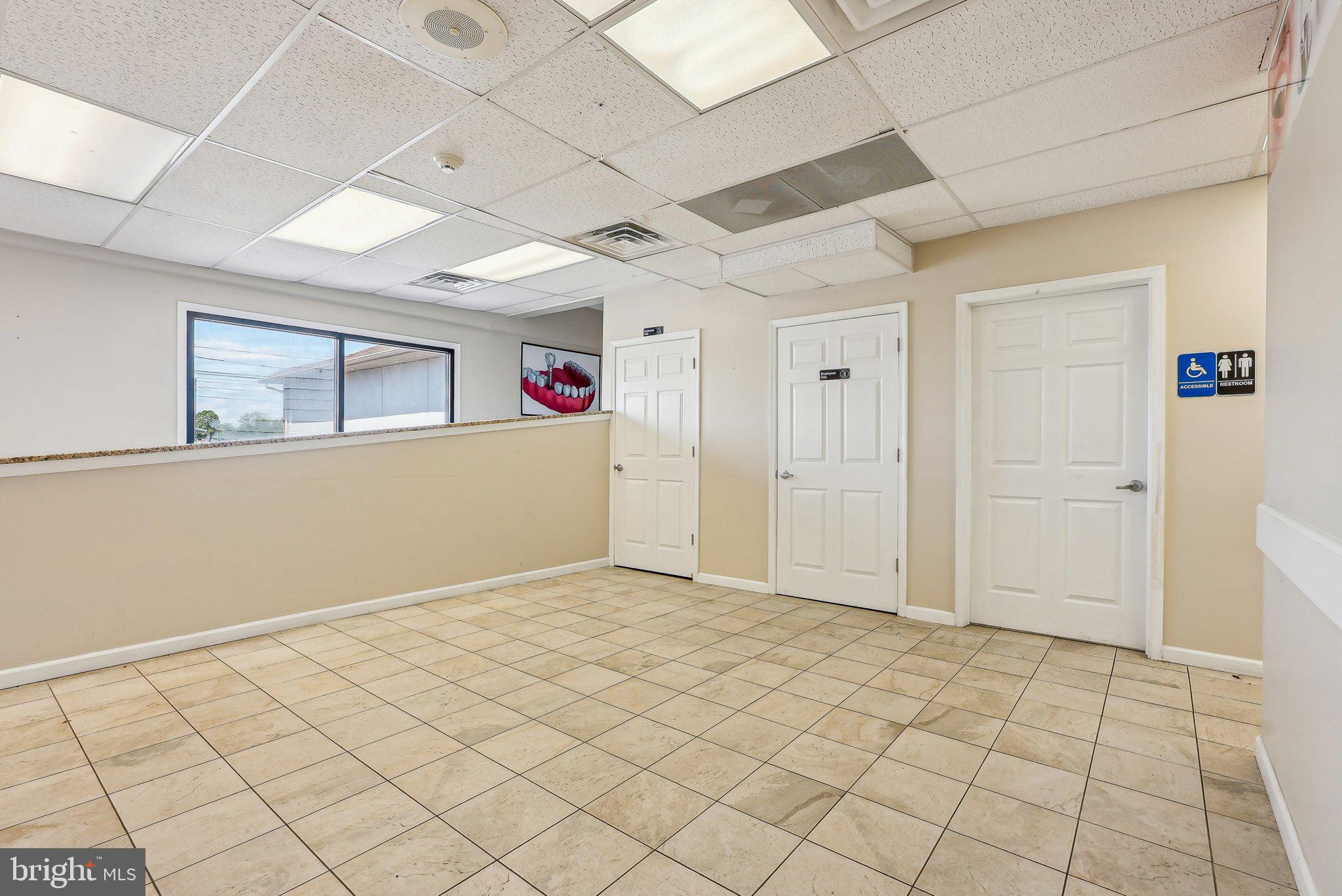 GREEN LANE - Commercial Sale