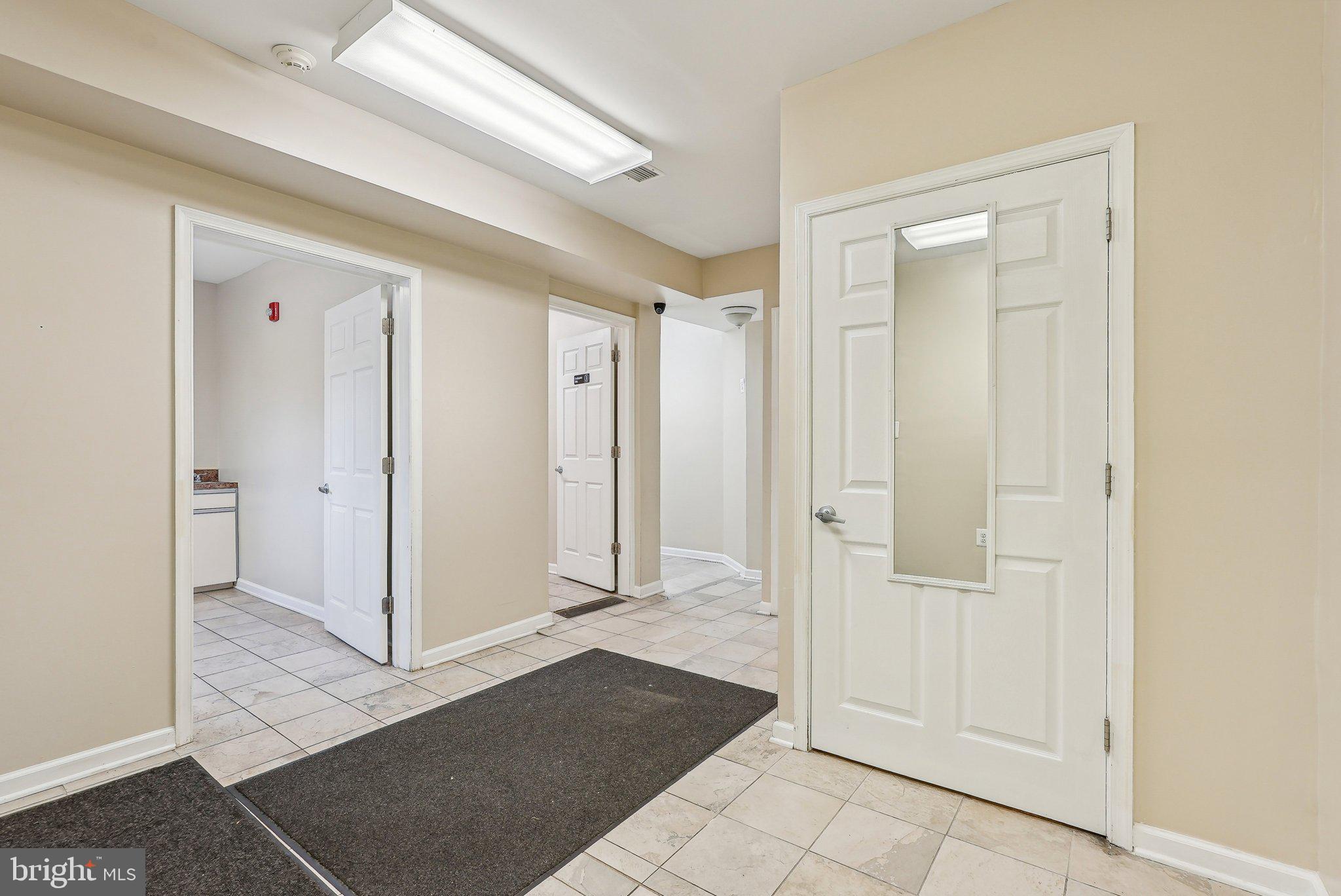 GREEN LANE - Commercial Sale