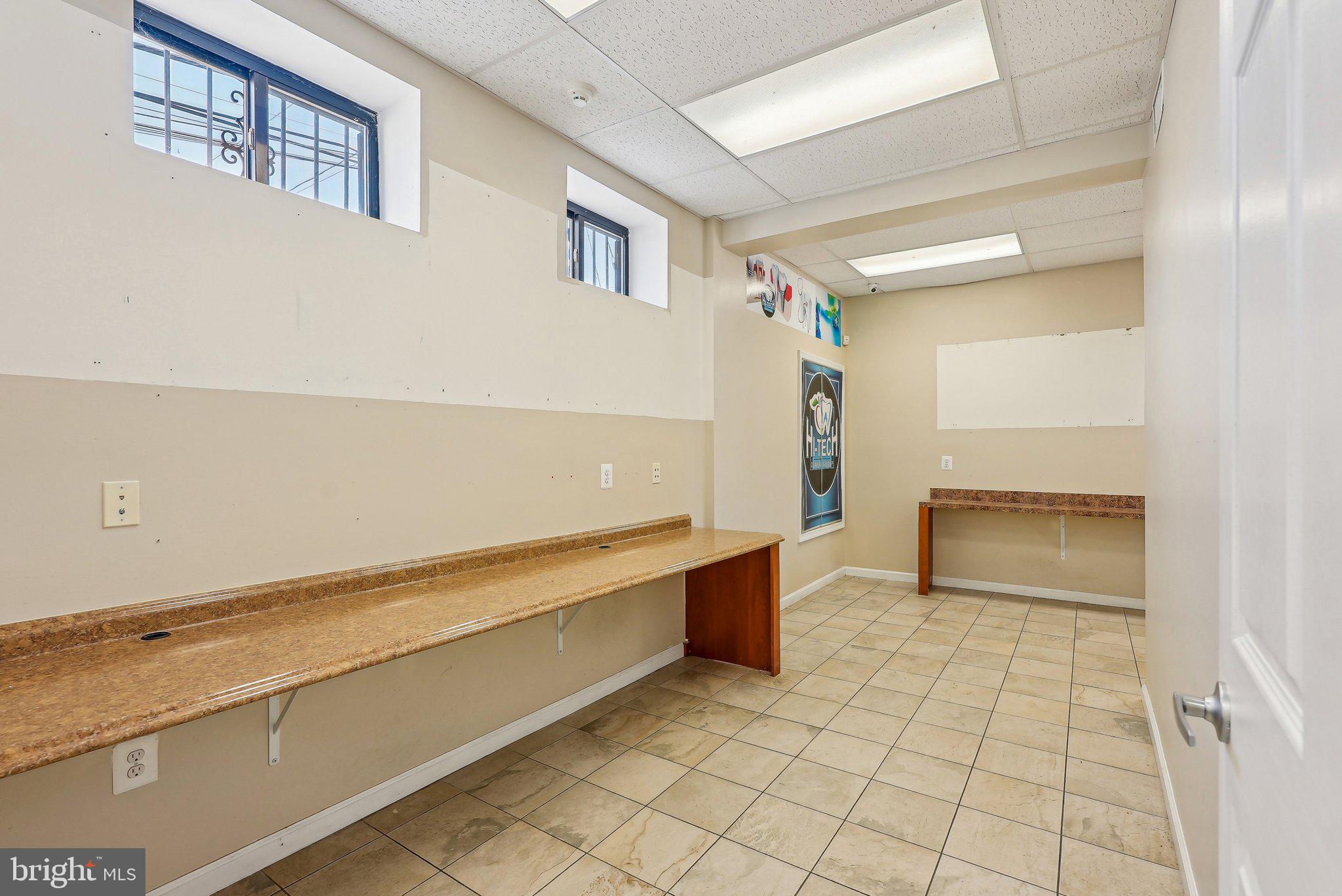 GREEN LANE - Commercial Sale