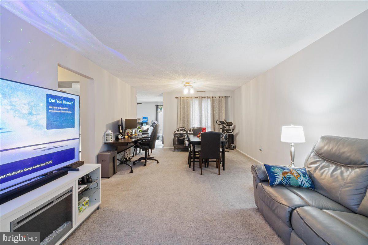 805 FREEDOM CIRCLE 382