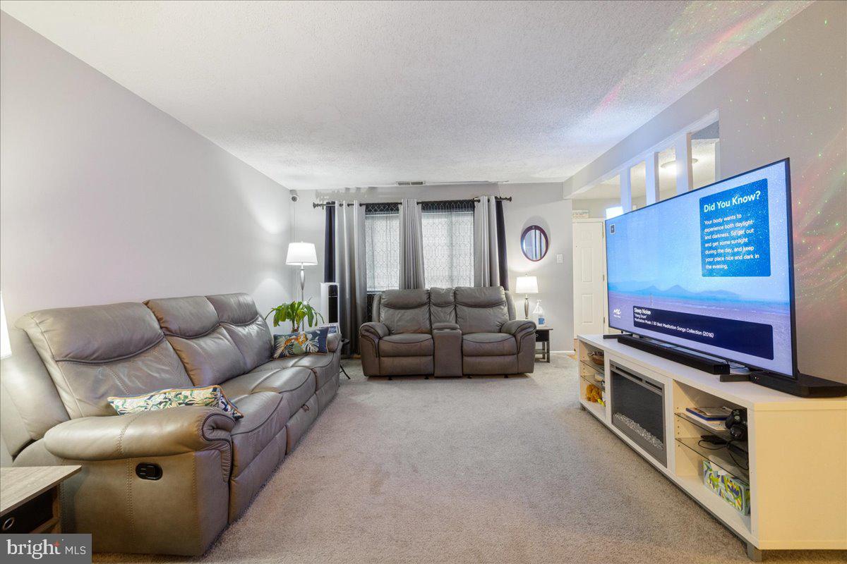 805 FREEDOM CIRCLE 382