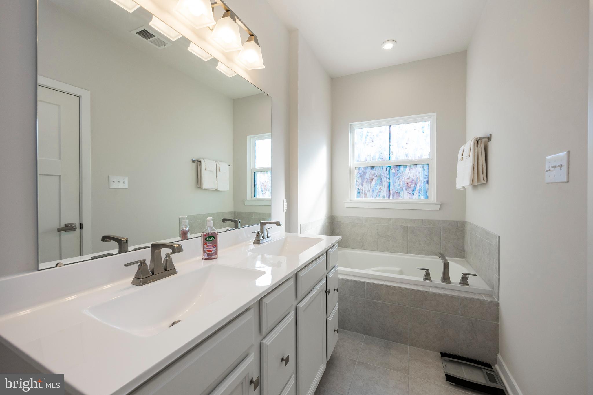 MAPLEVIEW - Residential