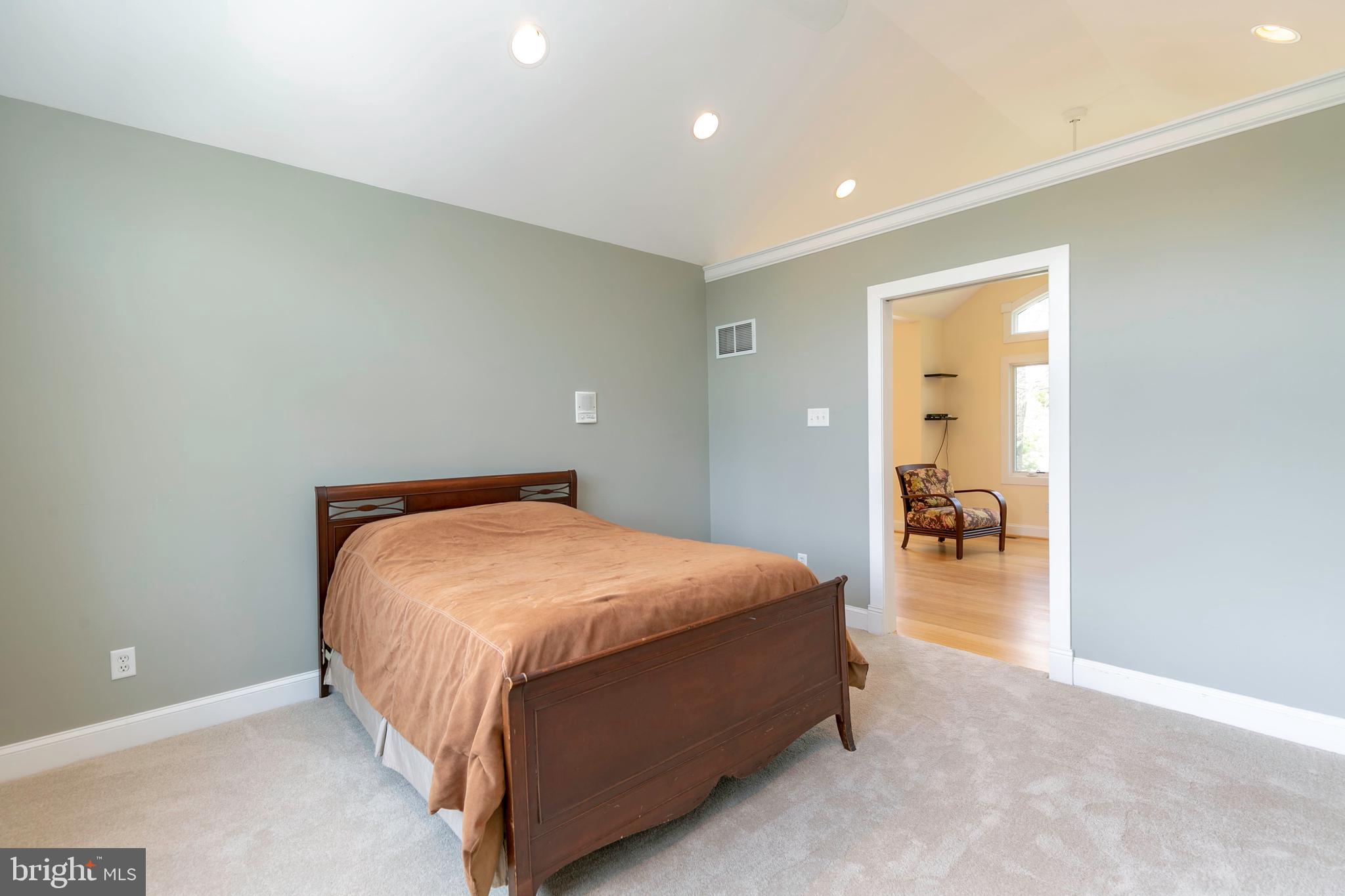 MAGOTHY BEACH - Residential