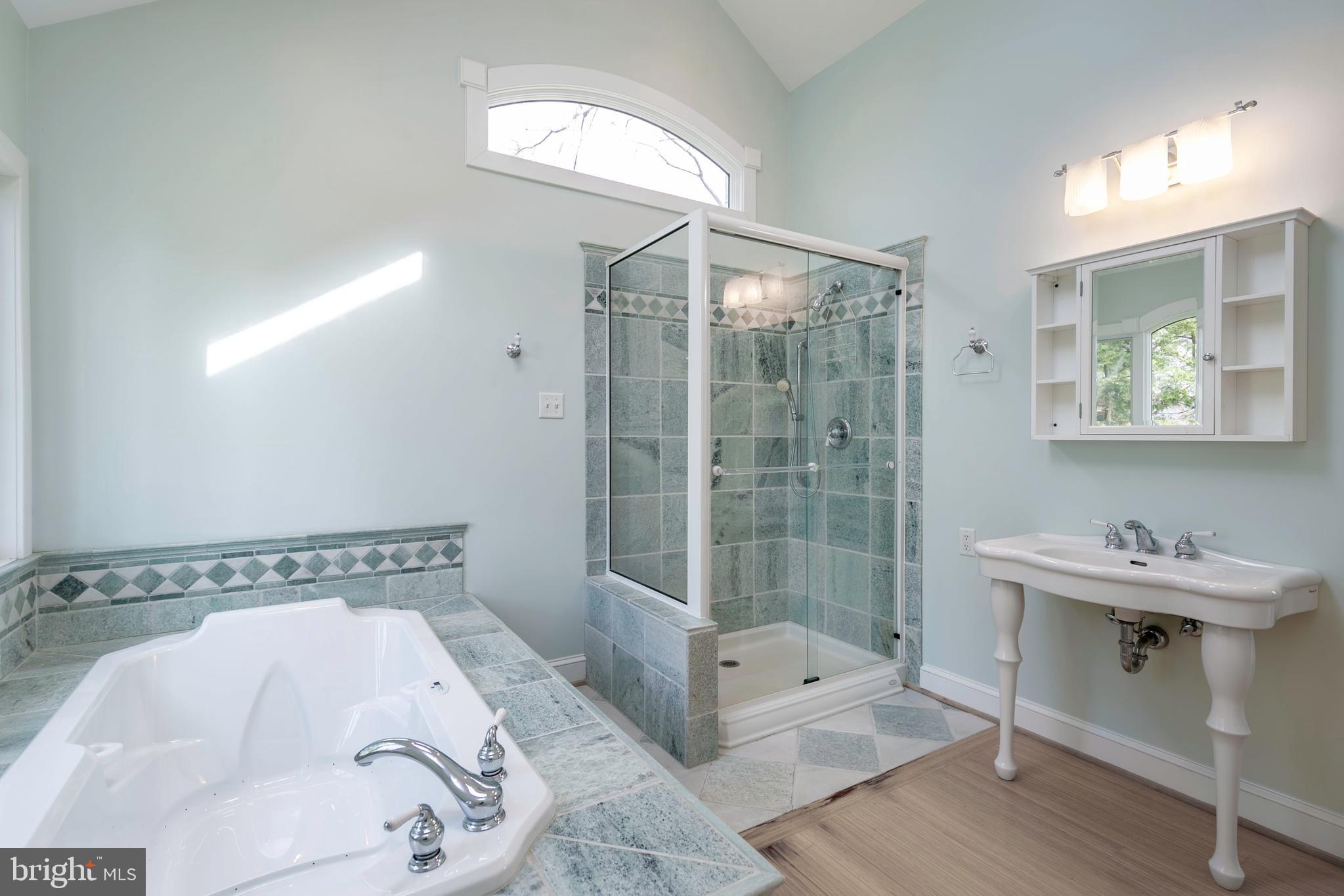 MAGOTHY BEACH - Residential