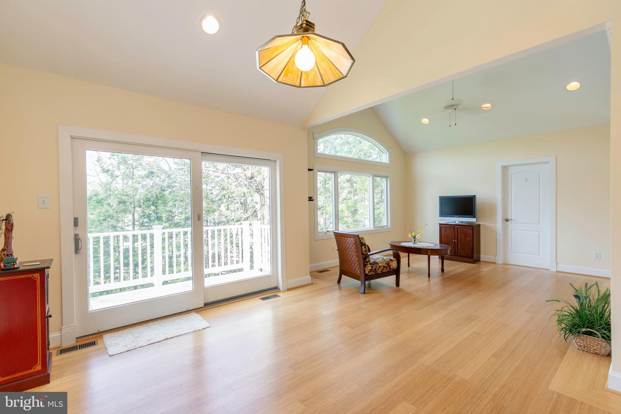 MAGOTHY BEACH - Residential