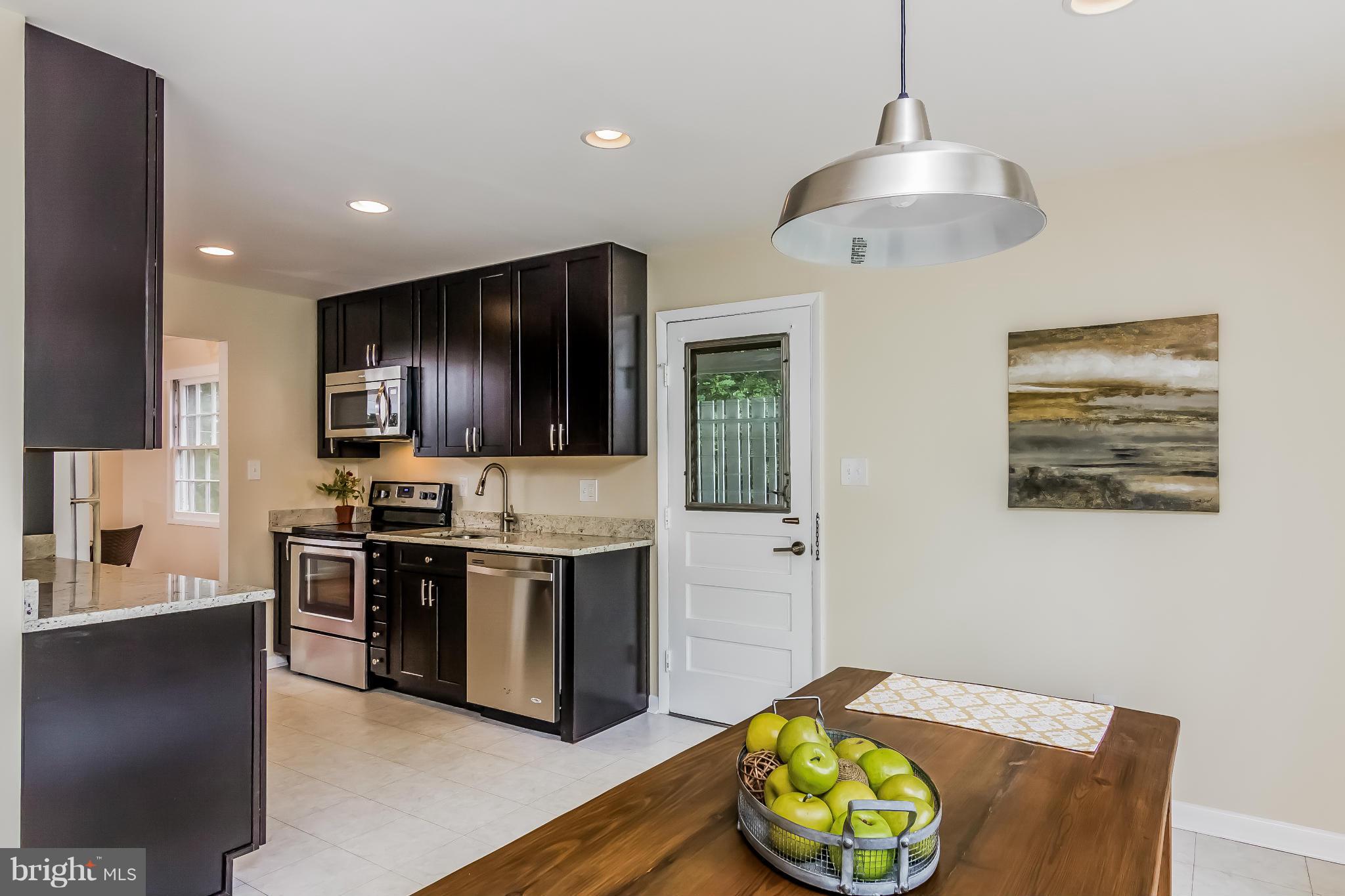 WILLIAMSBURG MANOR NORTH - Residential