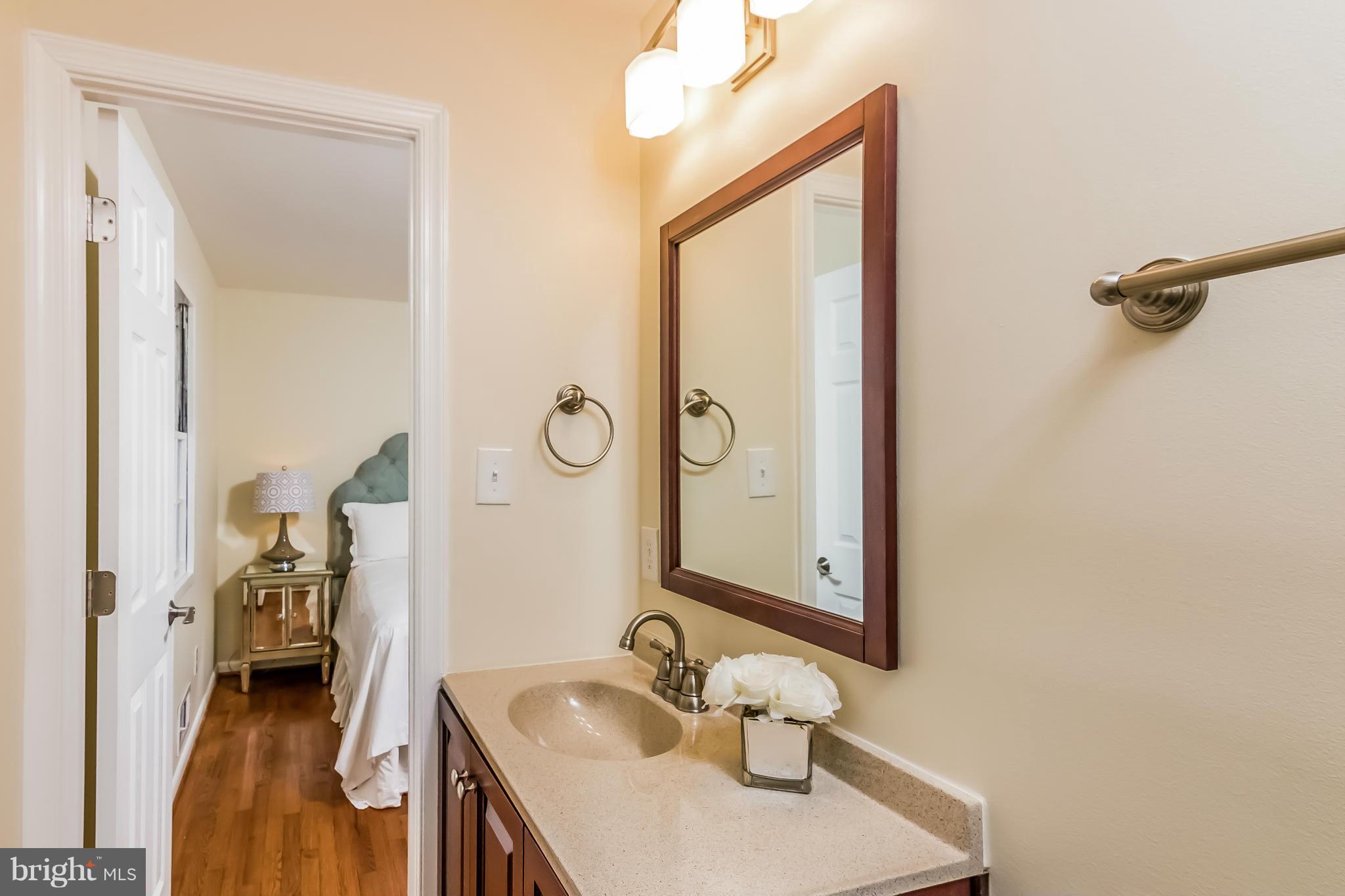 WILLIAMSBURG MANOR NORTH - Residential