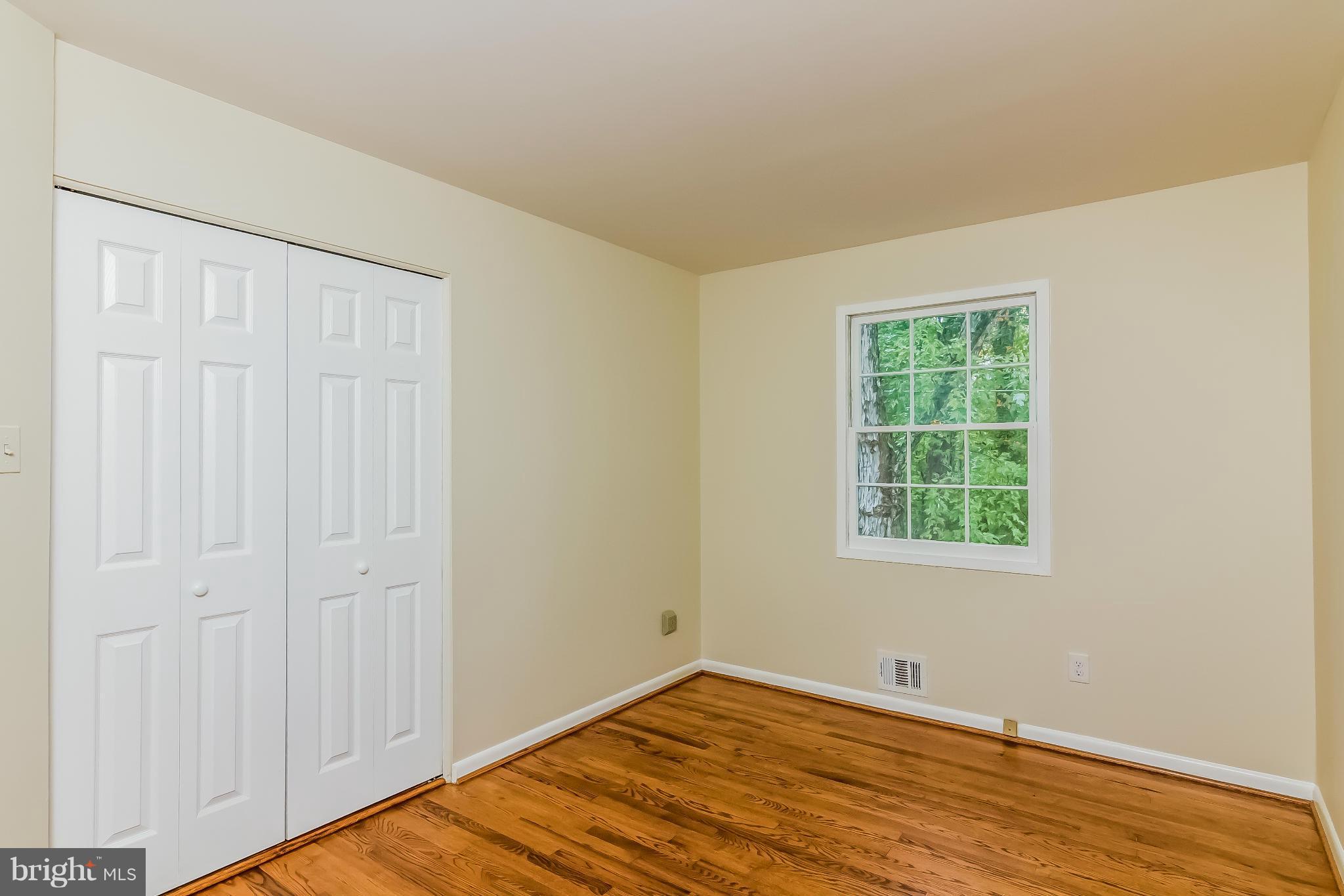 WILLIAMSBURG MANOR NORTH - Residential