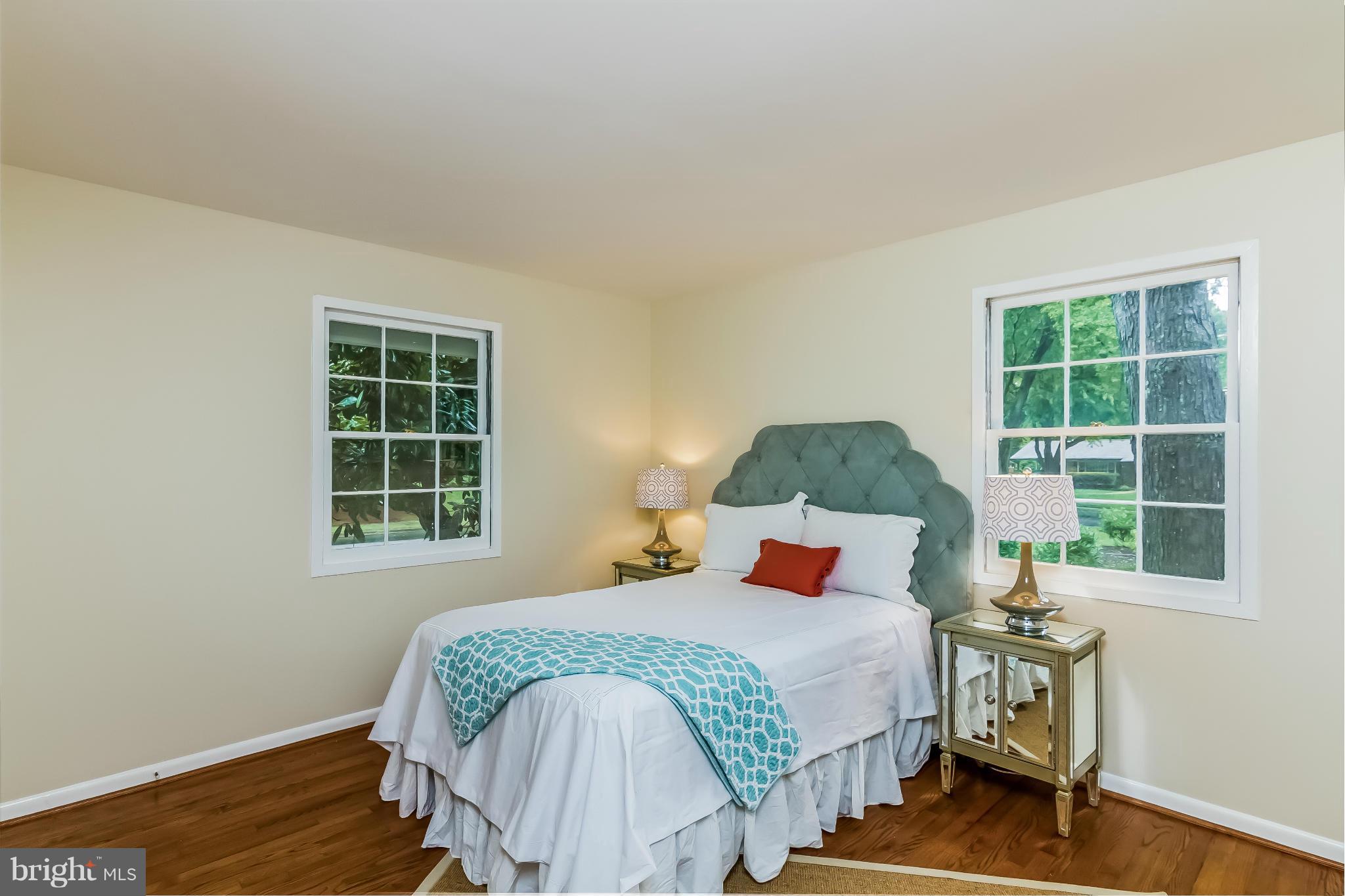 WILLIAMSBURG MANOR NORTH - Residential