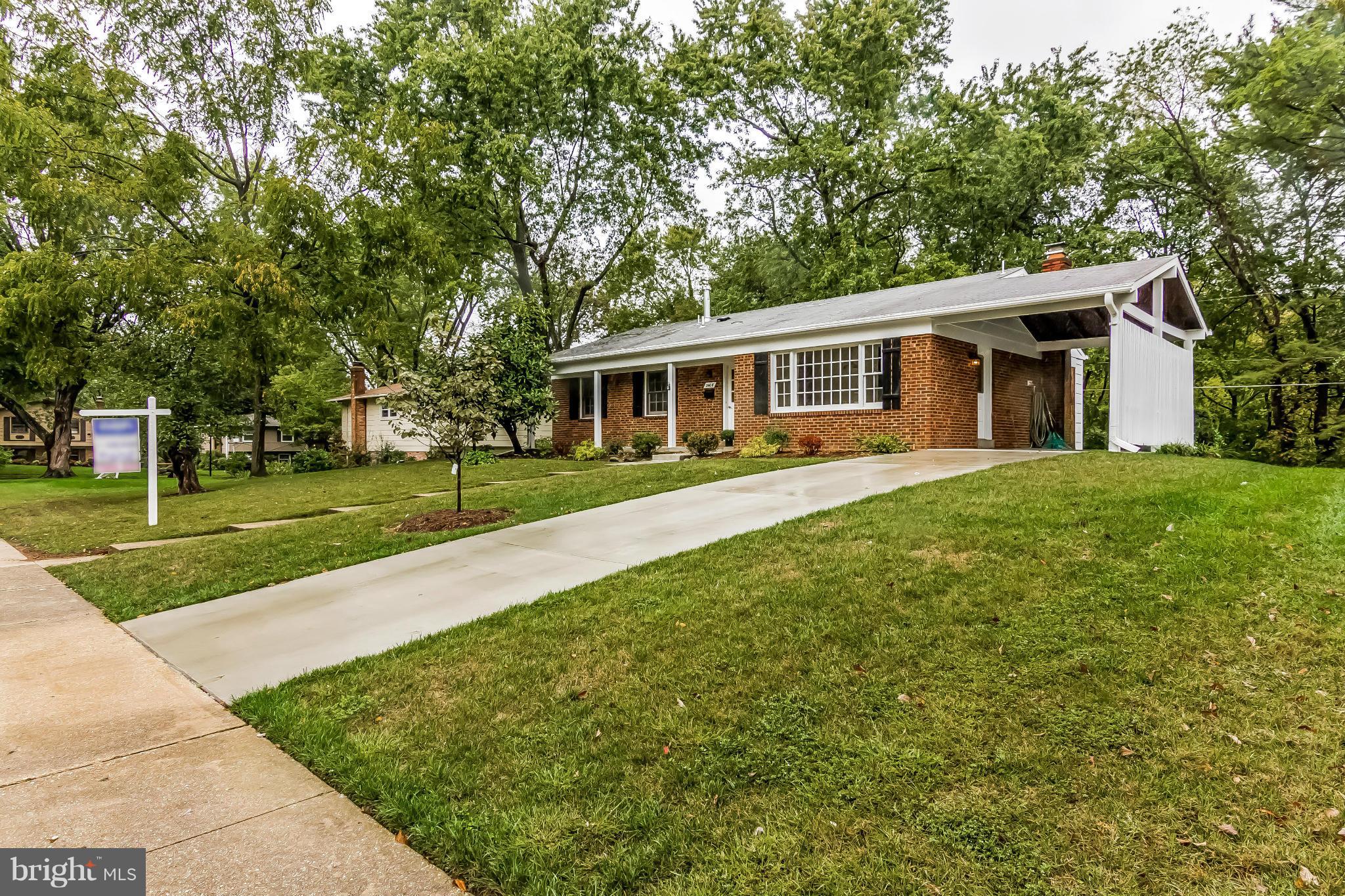 WILLIAMSBURG MANOR NORTH - Residential