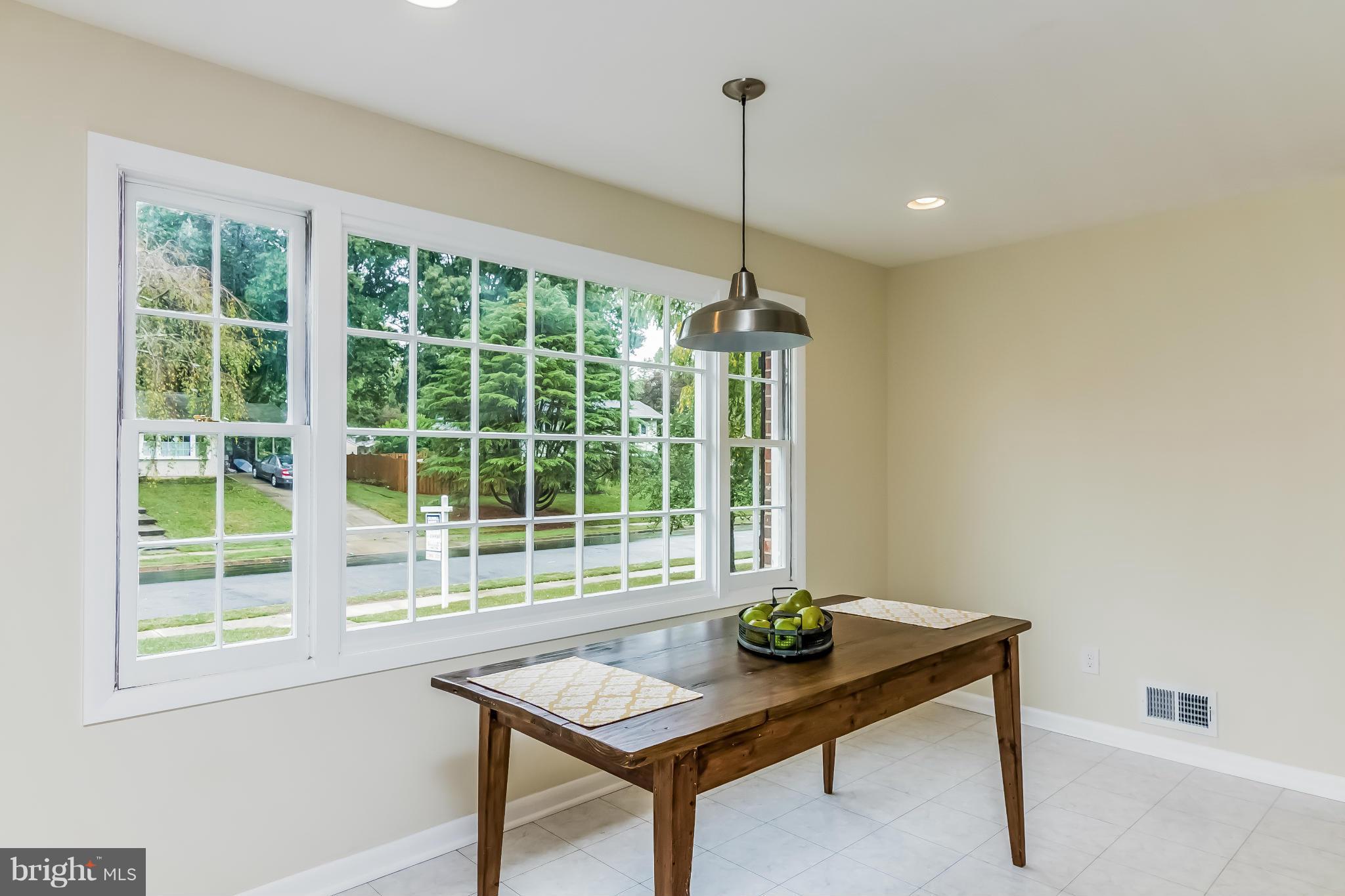 WILLIAMSBURG MANOR NORTH - Residential