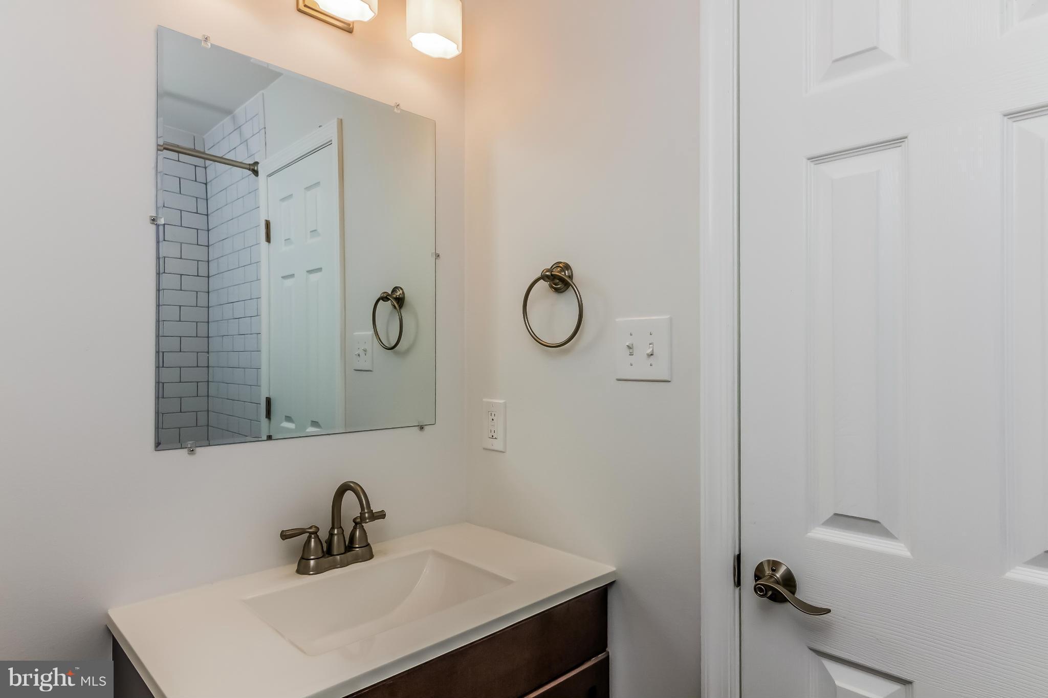 WILLIAMSBURG MANOR NORTH - Residential