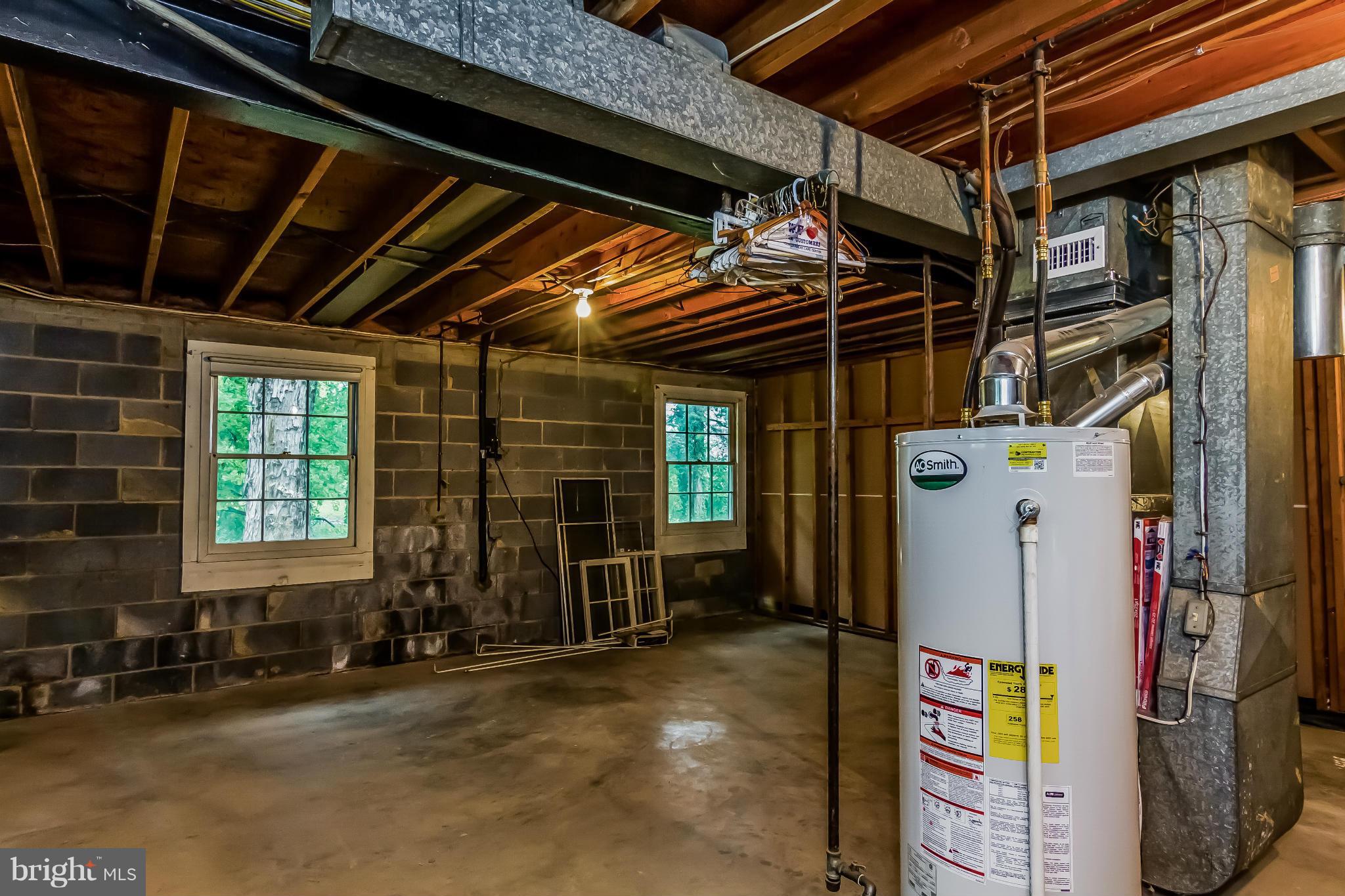 WILLIAMSBURG MANOR NORTH - Residential