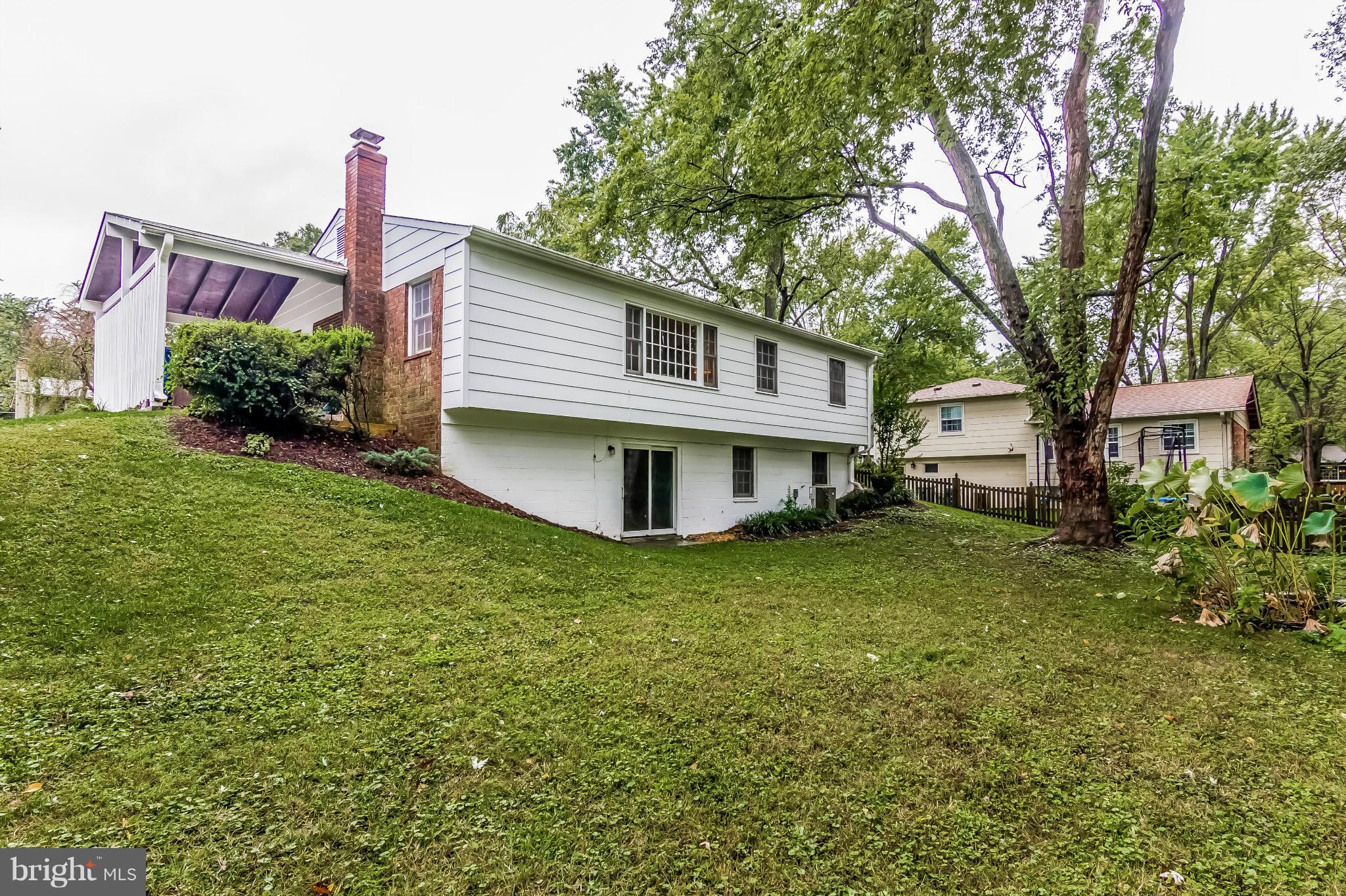 WILLIAMSBURG MANOR NORTH - Residential