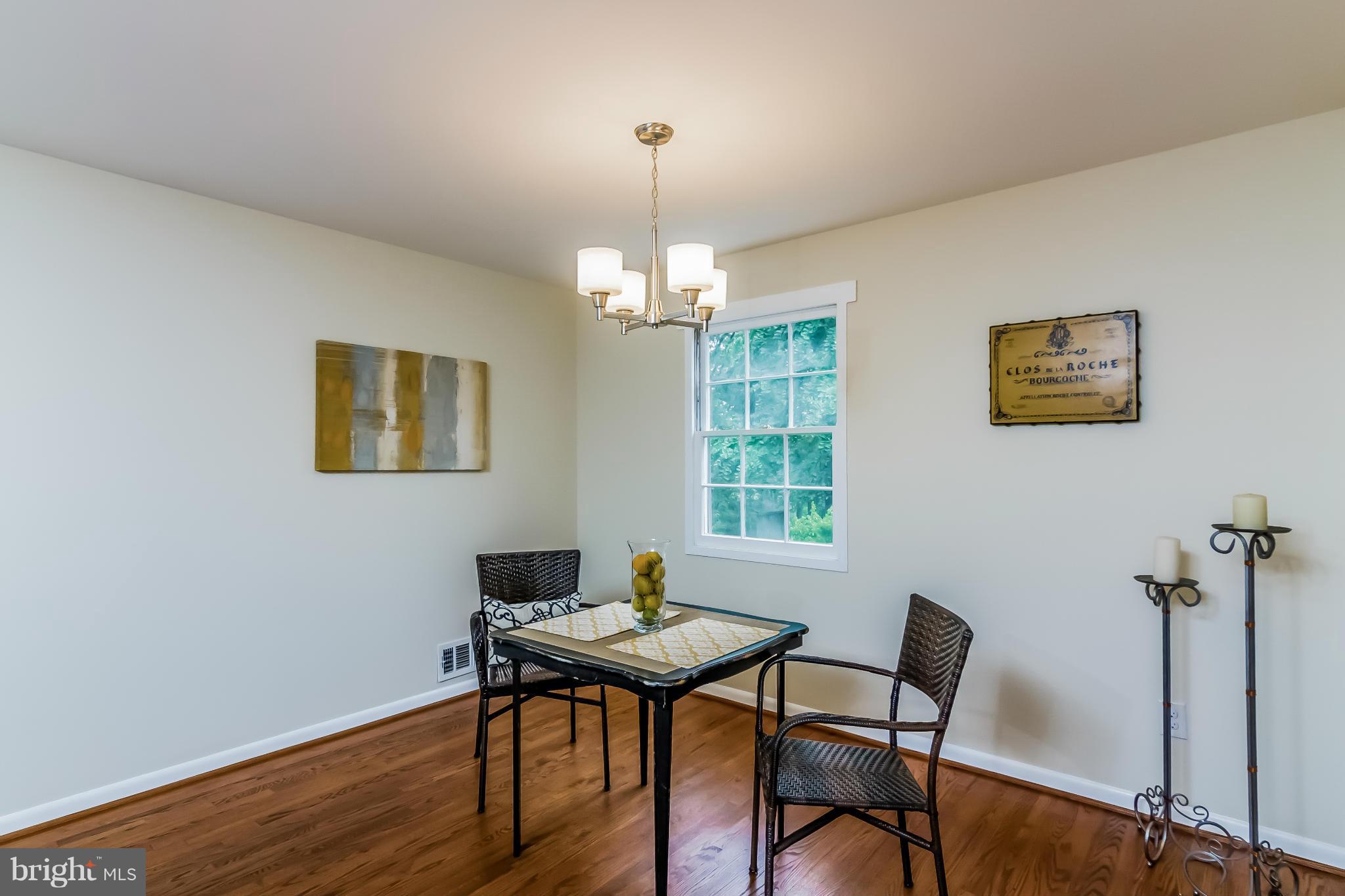 WILLIAMSBURG MANOR NORTH - Residential