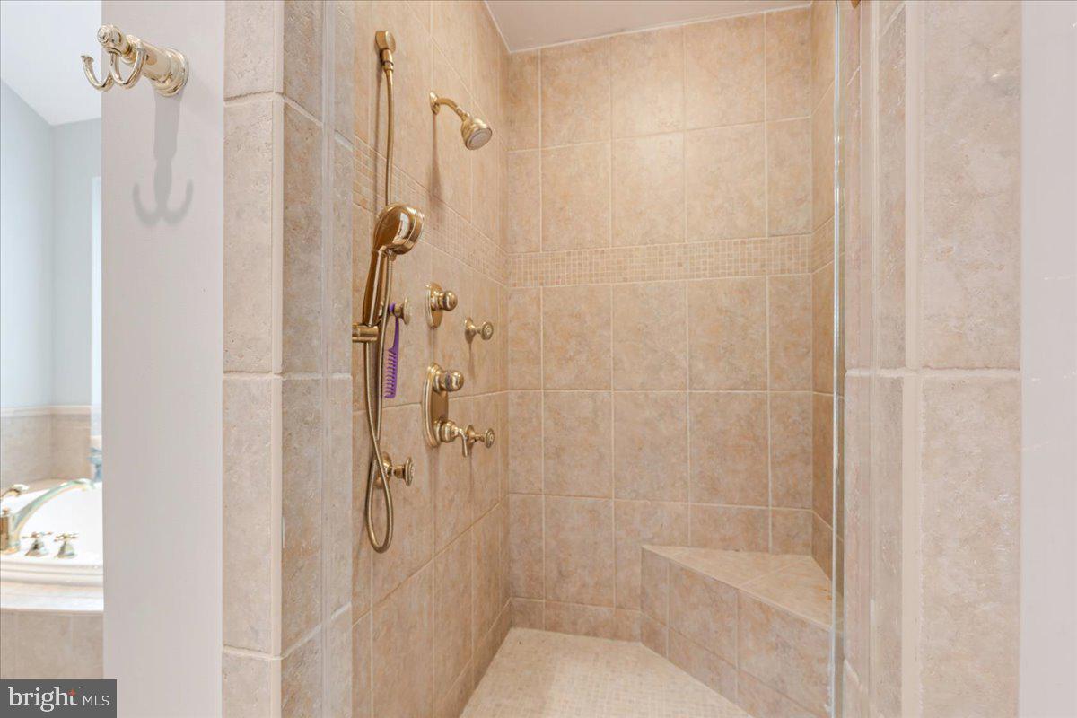 ANTON NORTH - Residential