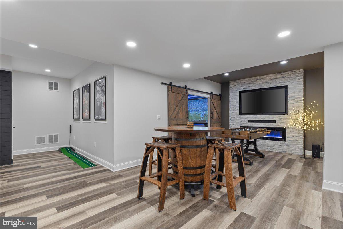 ANTON NORTH - Residential