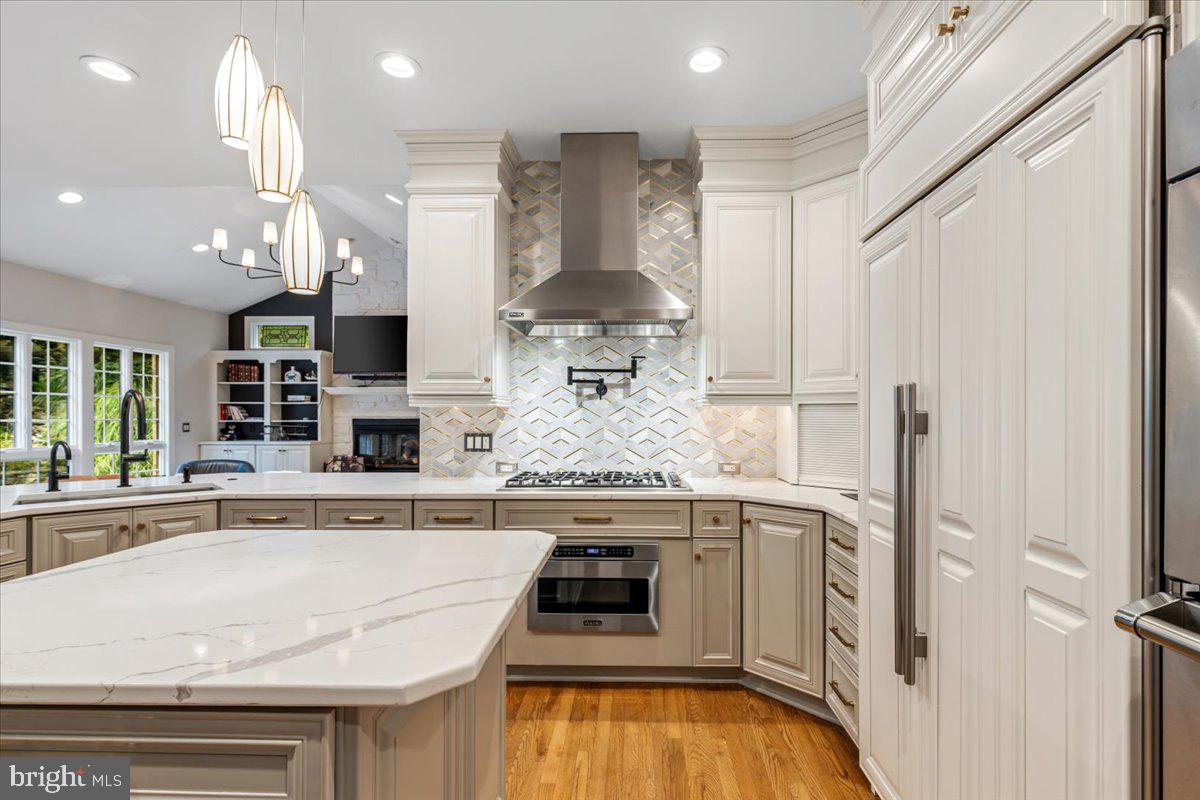 ANTON NORTH - Residential