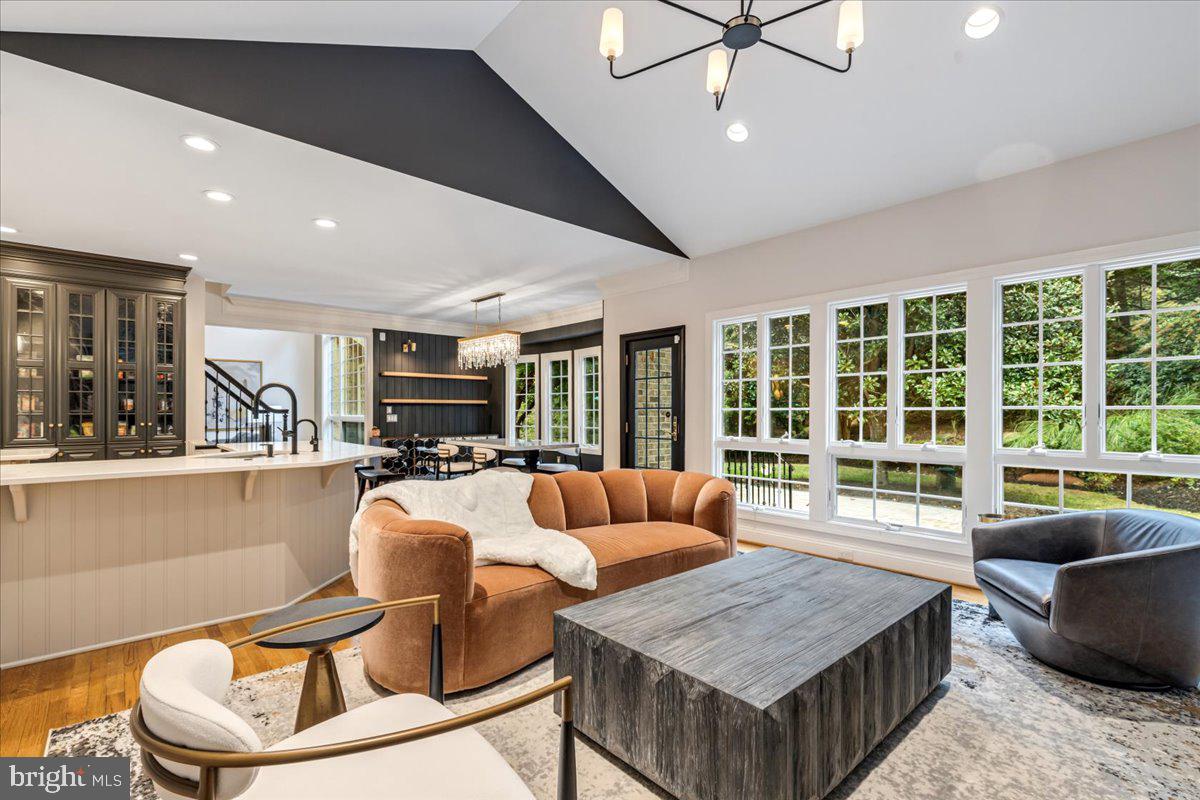 ANTON NORTH - Residential