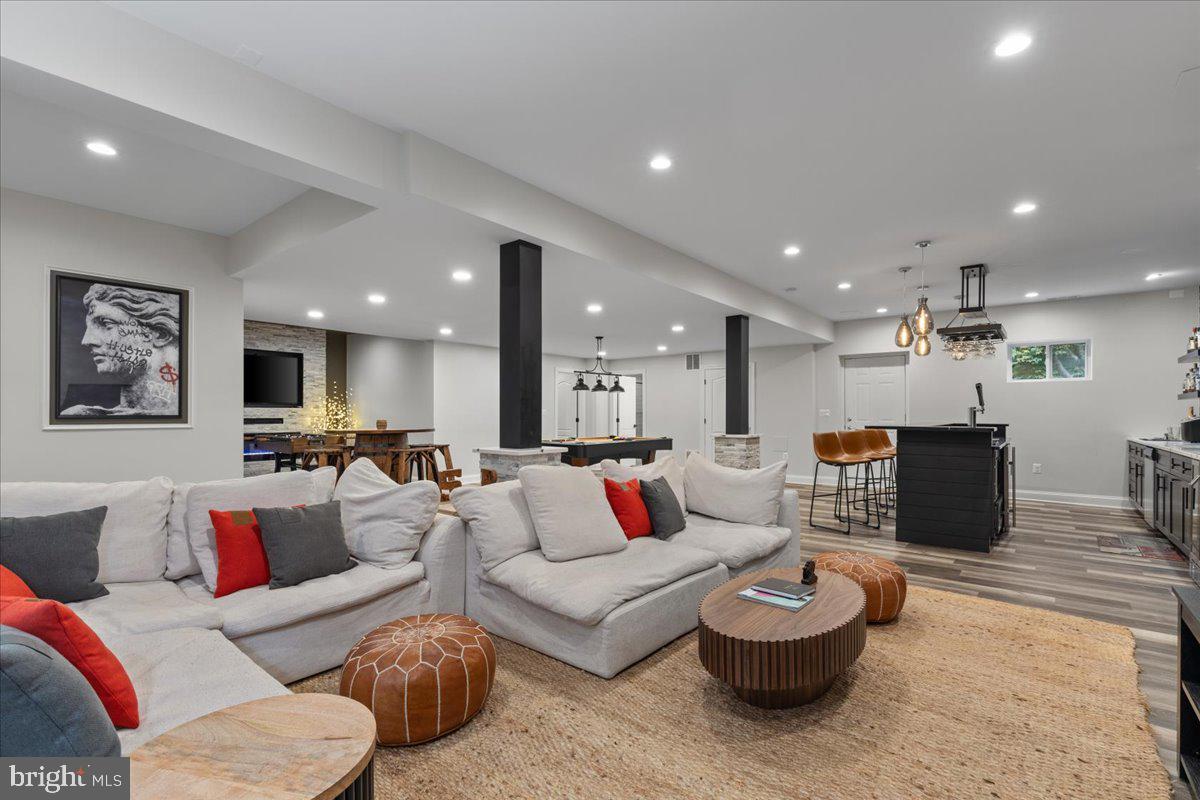 ANTON NORTH - Residential