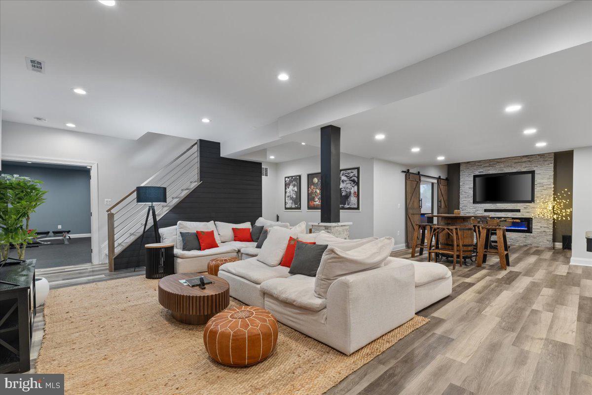 ANTON NORTH - Residential