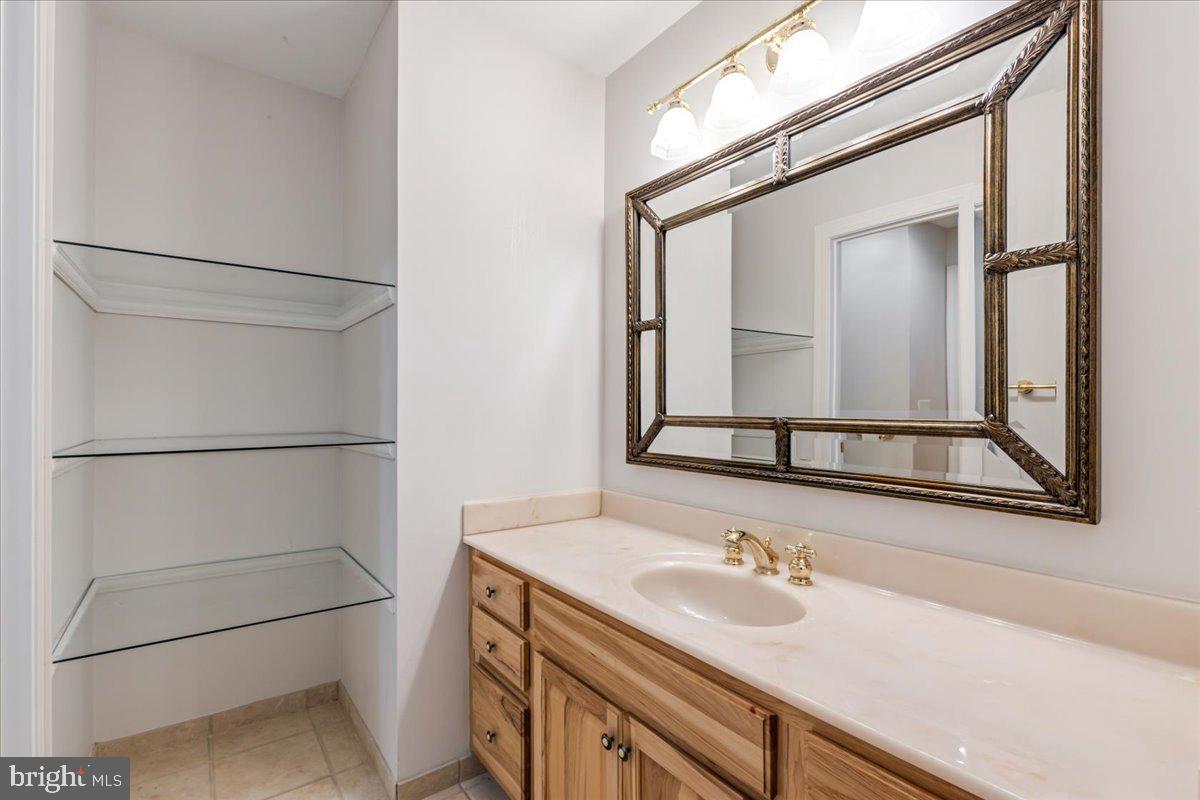 ANTON NORTH - Residential