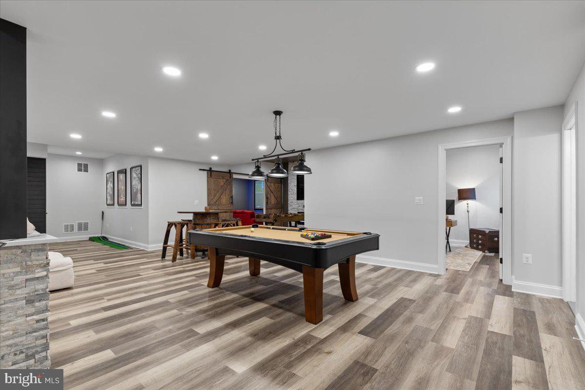 ANTON NORTH - Residential