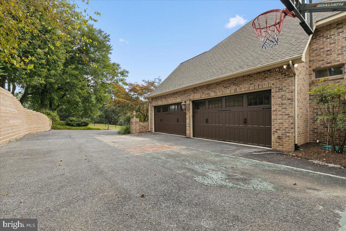 ANTON NORTH - Residential