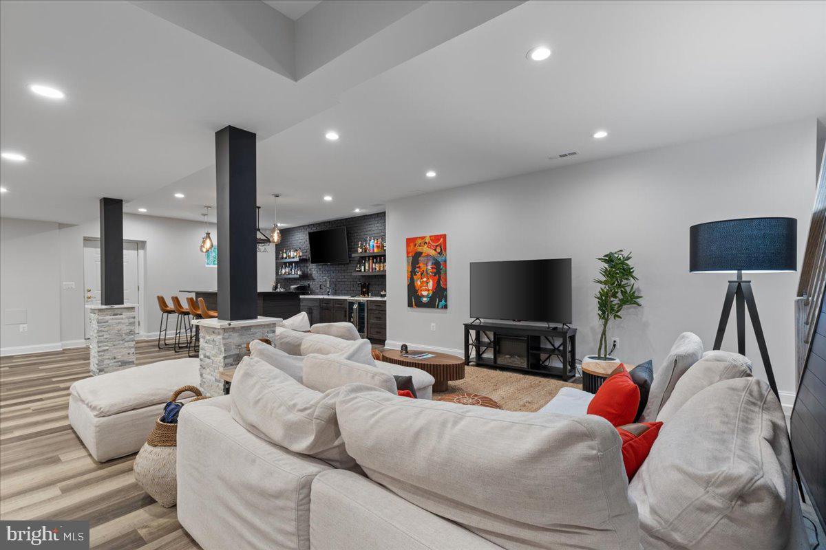 ANTON NORTH - Residential