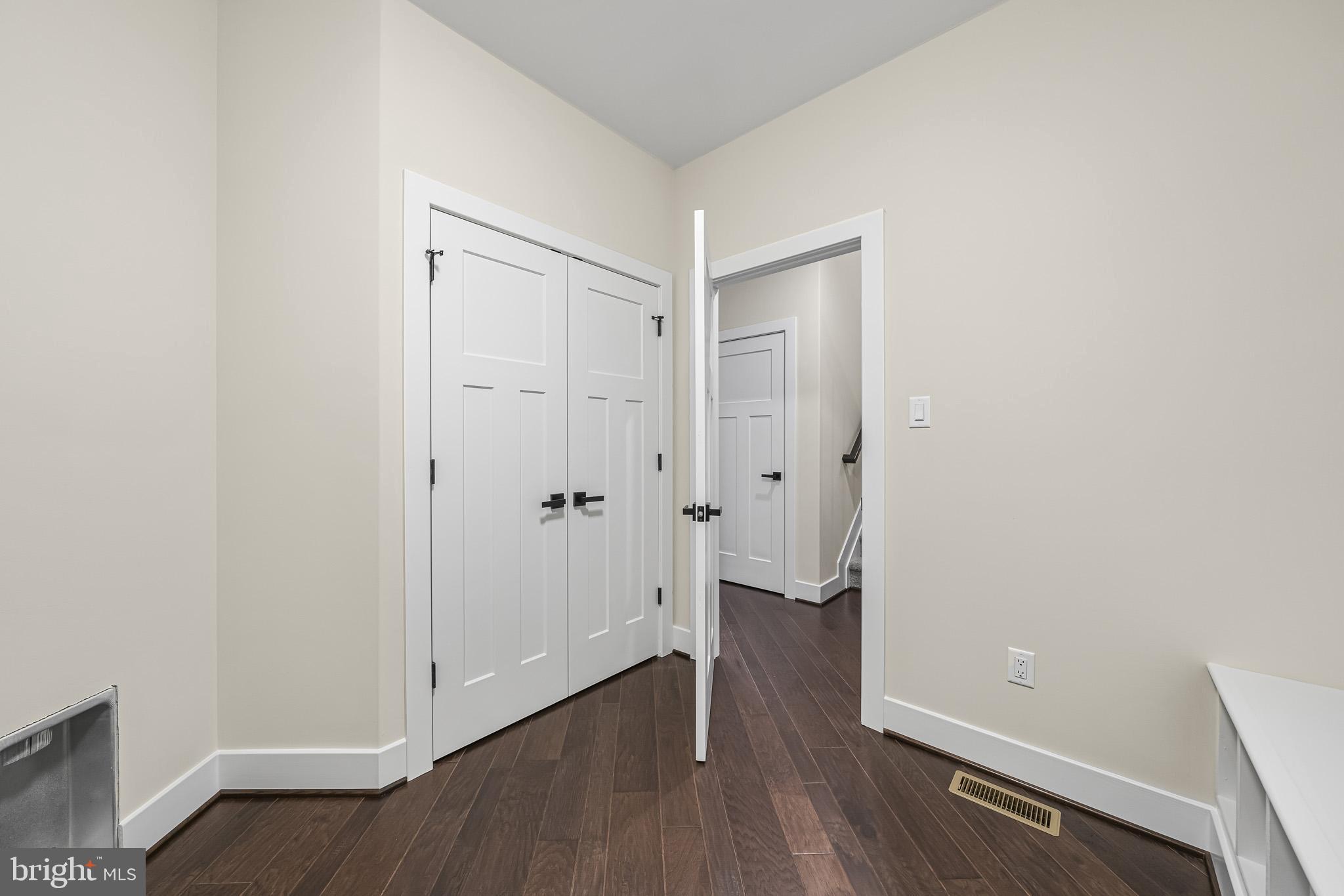 LOCUST GROVE ESTATES SUB - Residential