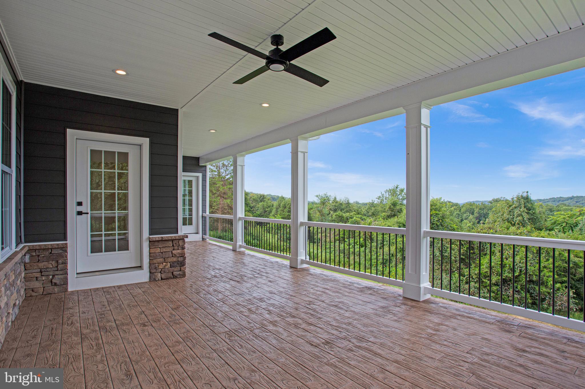 LOCUST GROVE ESTATES SUB - Residential