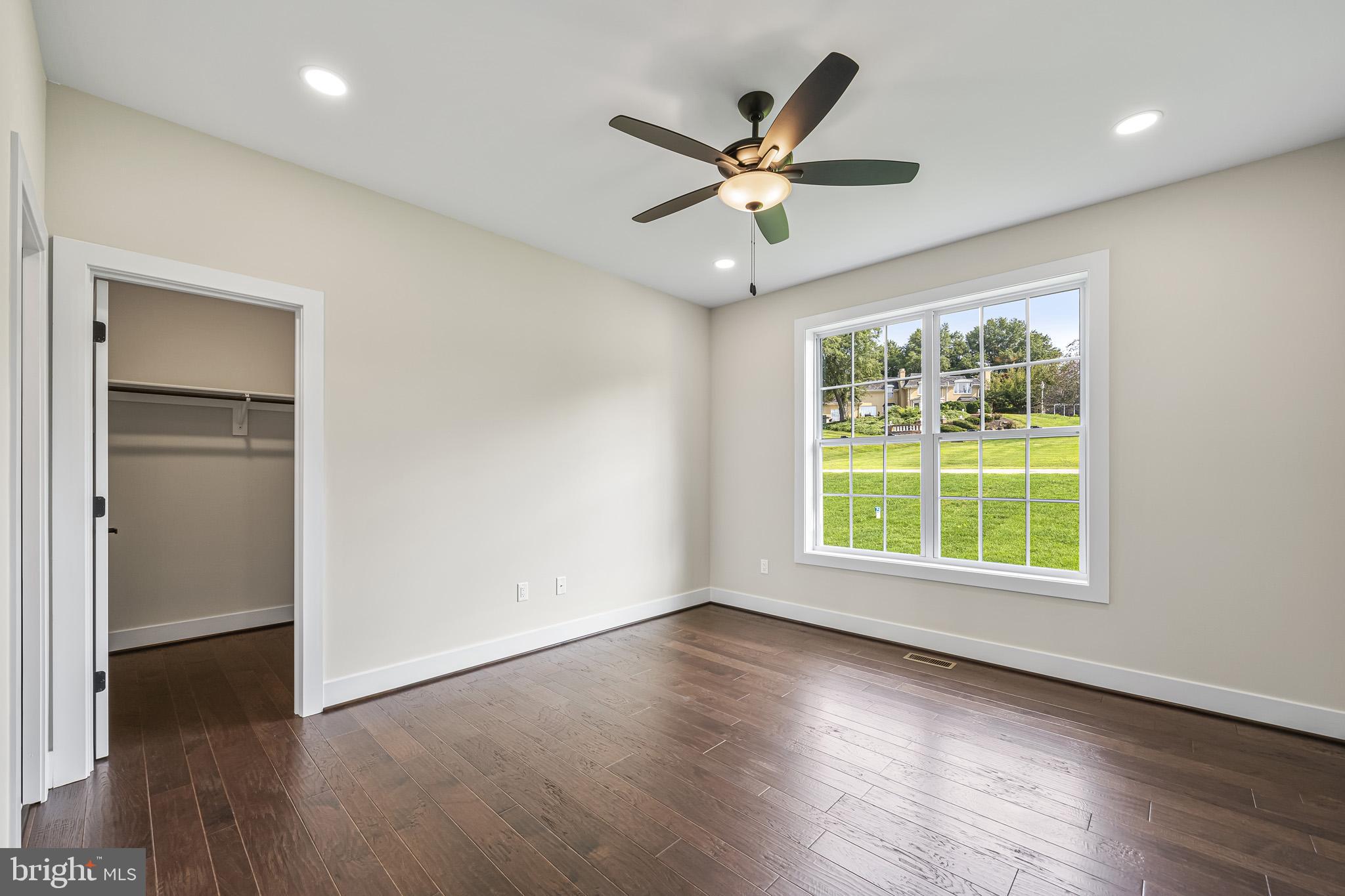 LOCUST GROVE ESTATES SUB - Residential