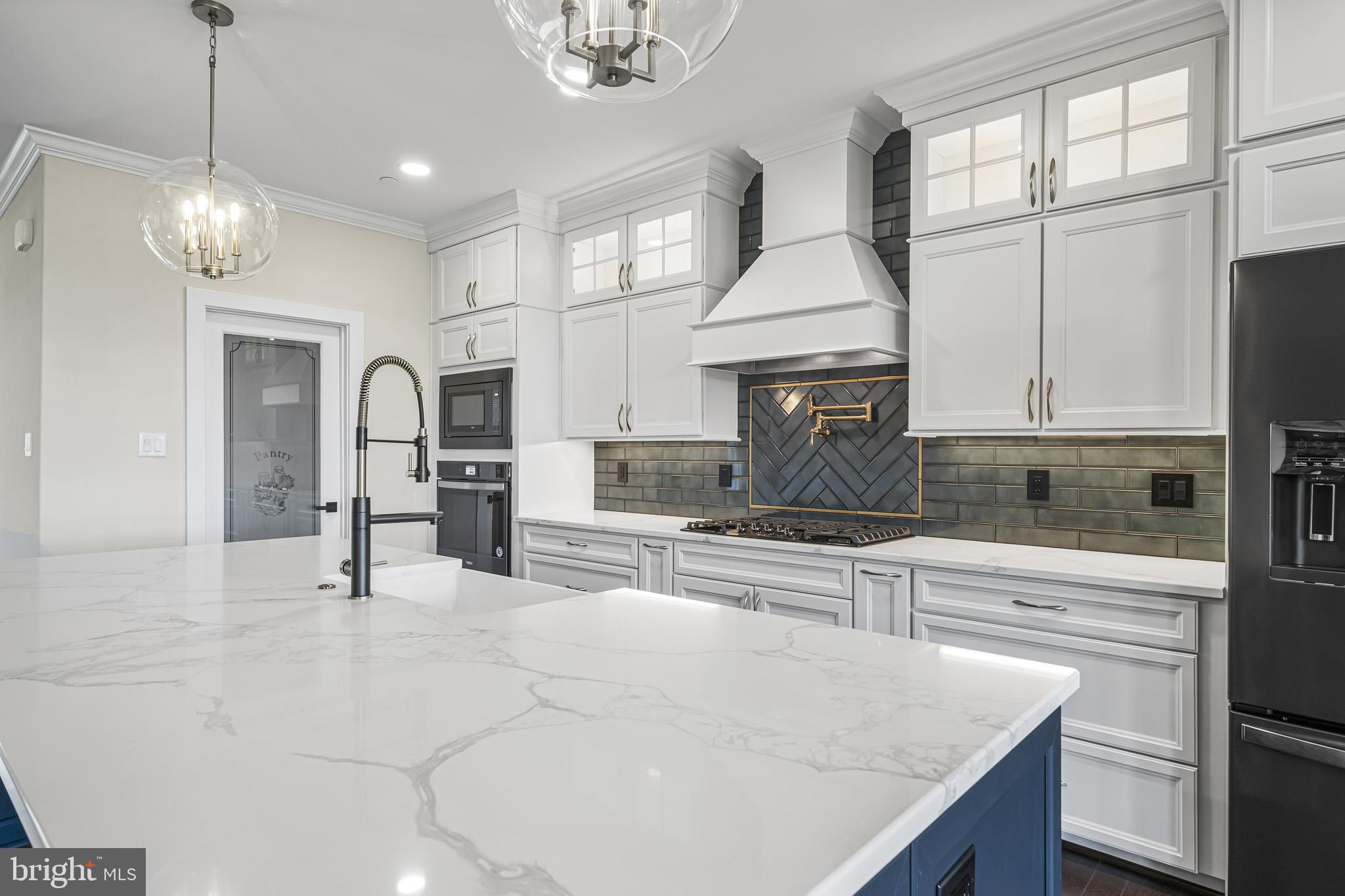 LOCUST GROVE ESTATES SUB - Residential