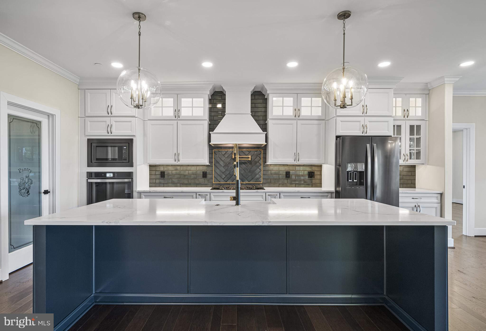 LOCUST GROVE ESTATES SUB - Residential