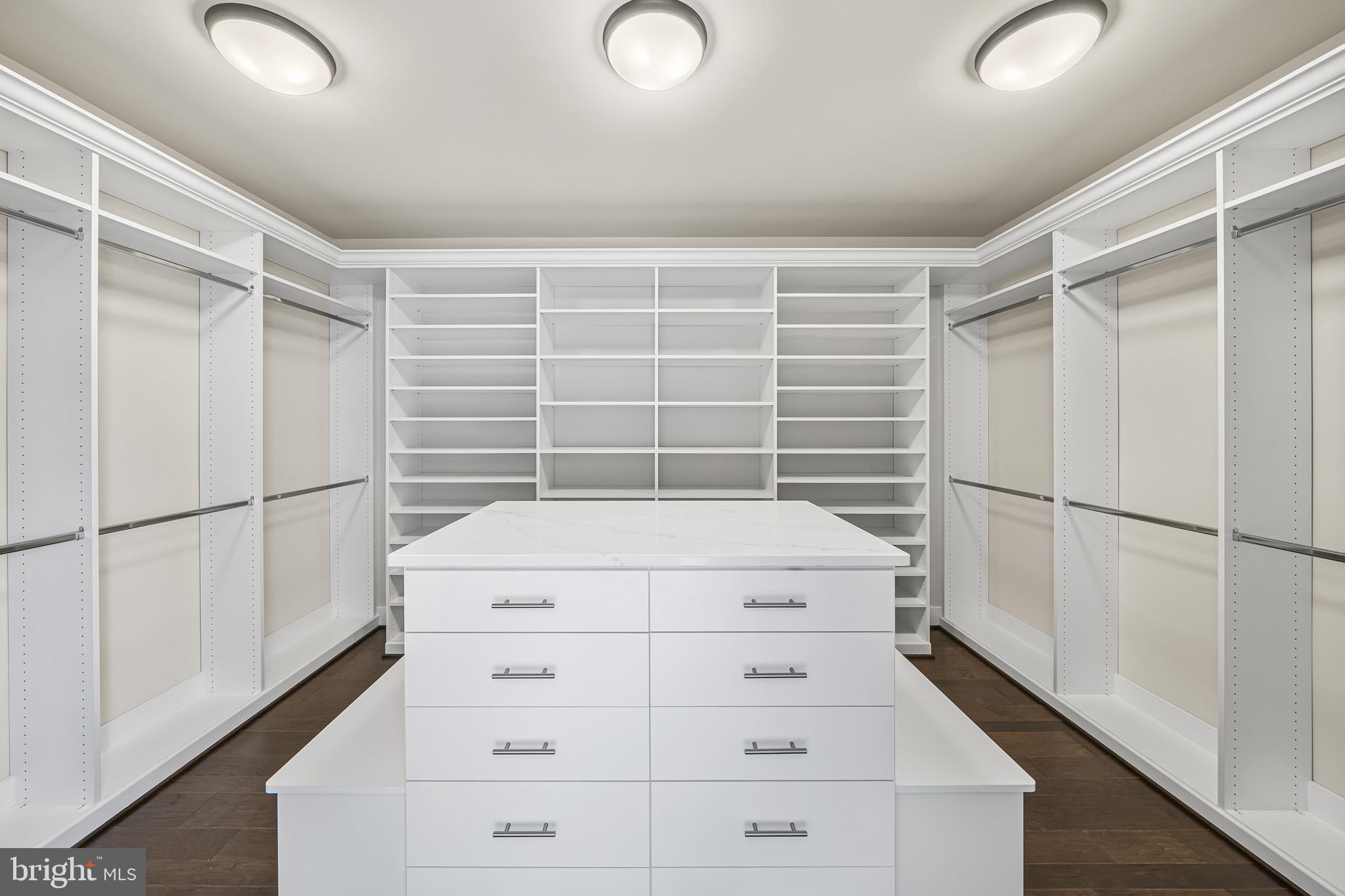 LOCUST GROVE ESTATES SUB - Residential