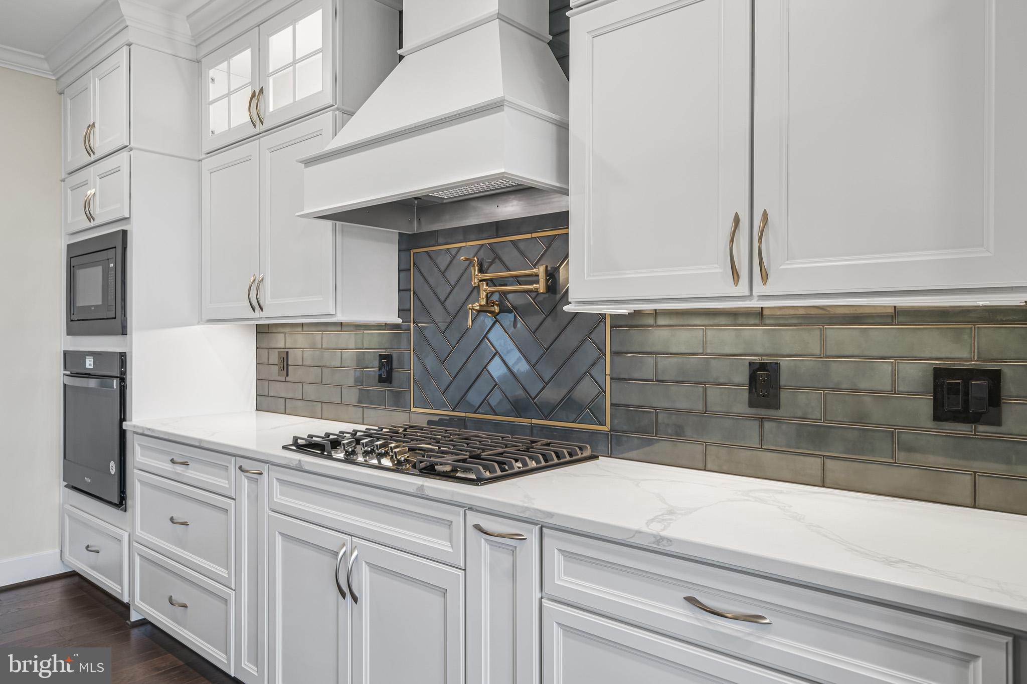 LOCUST GROVE ESTATES SUB - Residential