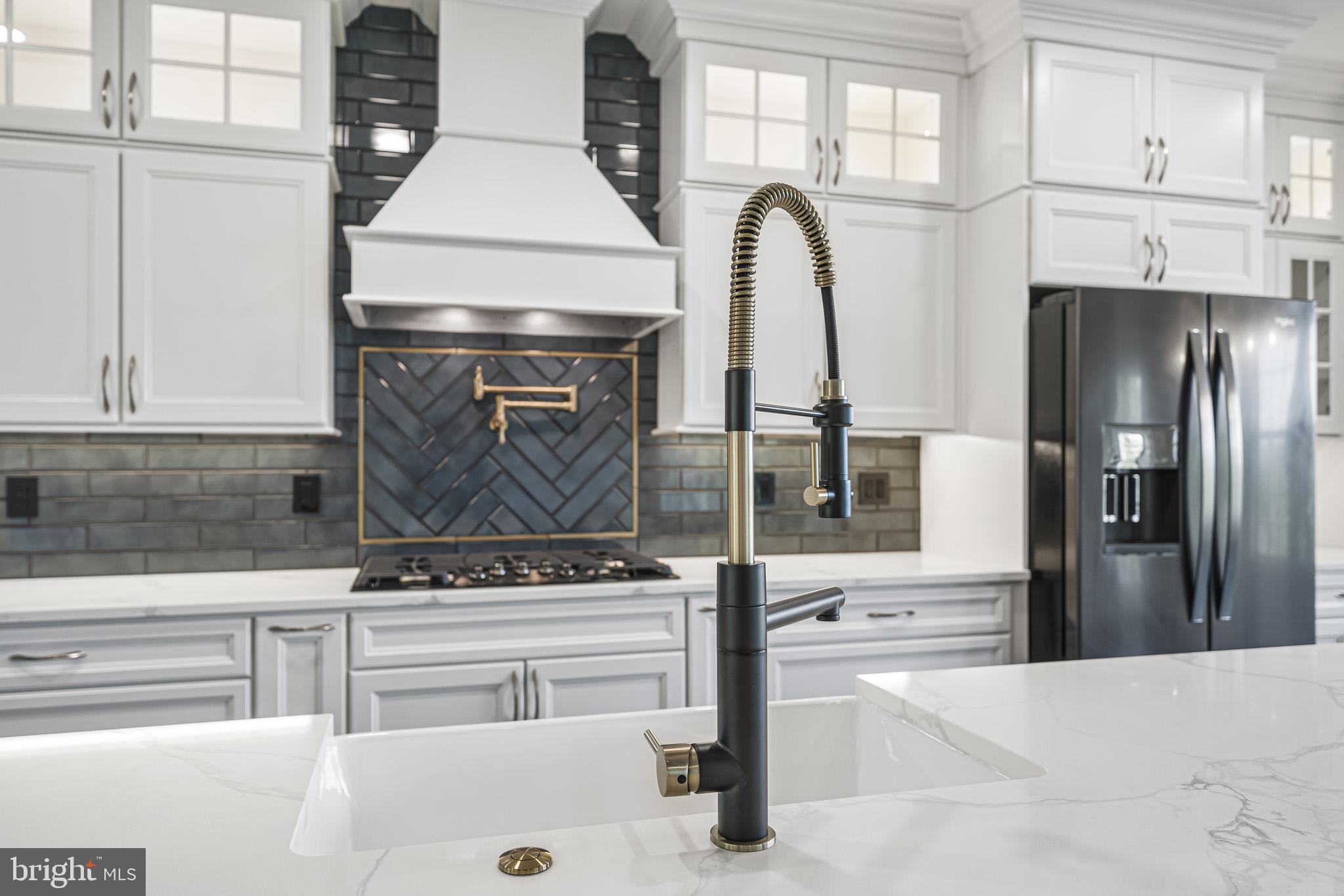 LOCUST GROVE ESTATES SUB - Residential