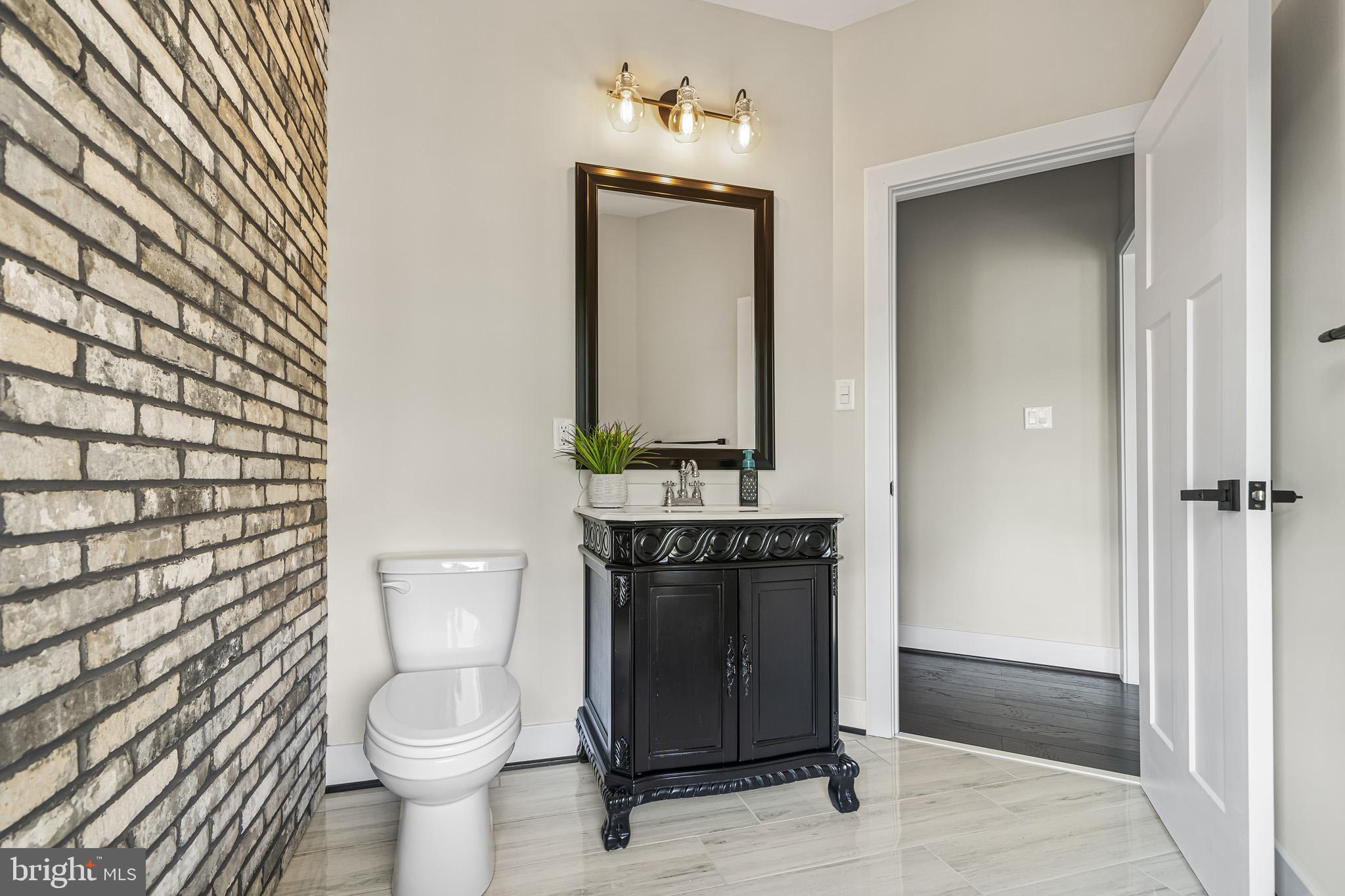 LOCUST GROVE ESTATES SUB - Residential