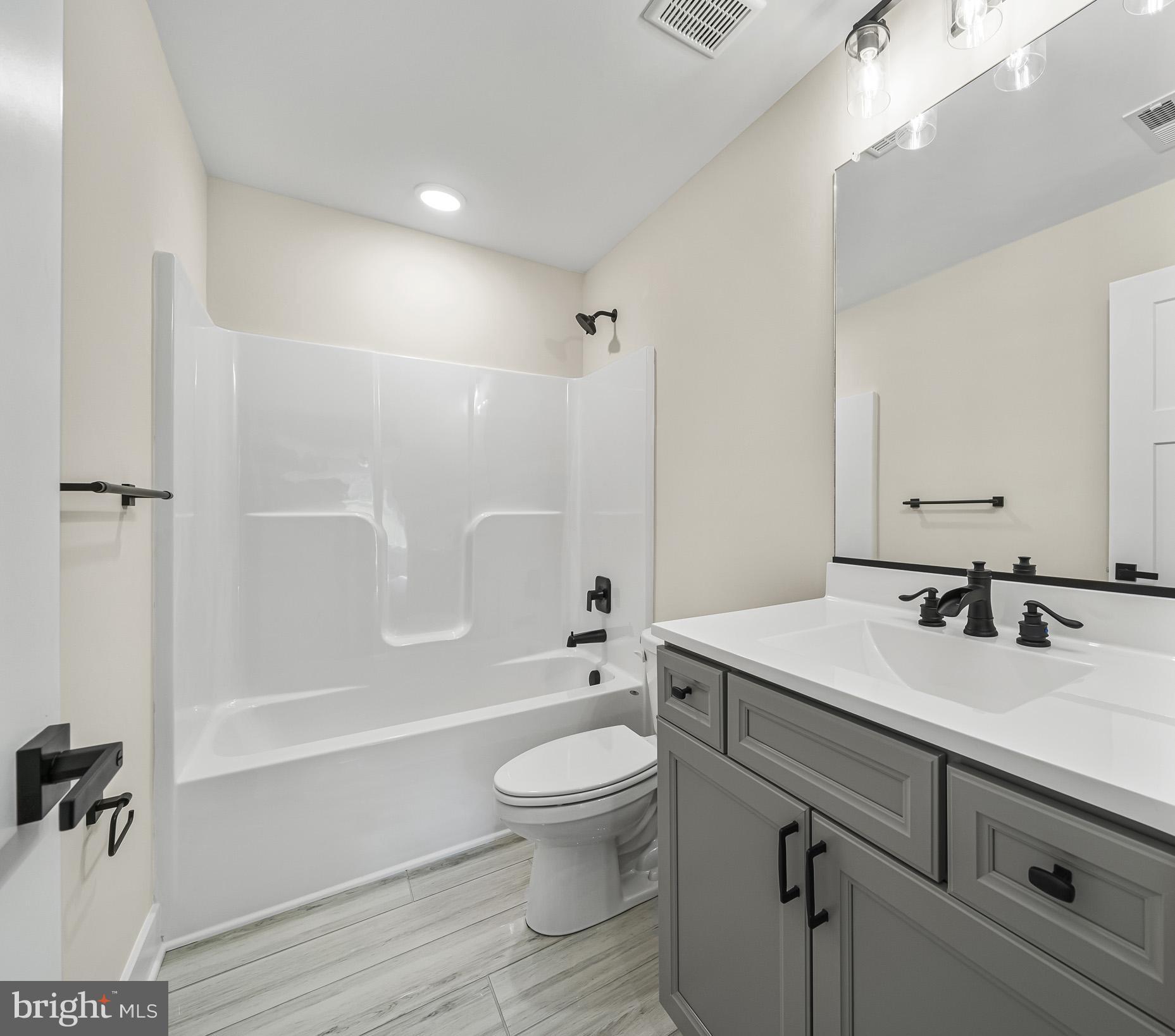 LOCUST GROVE ESTATES SUB - Residential