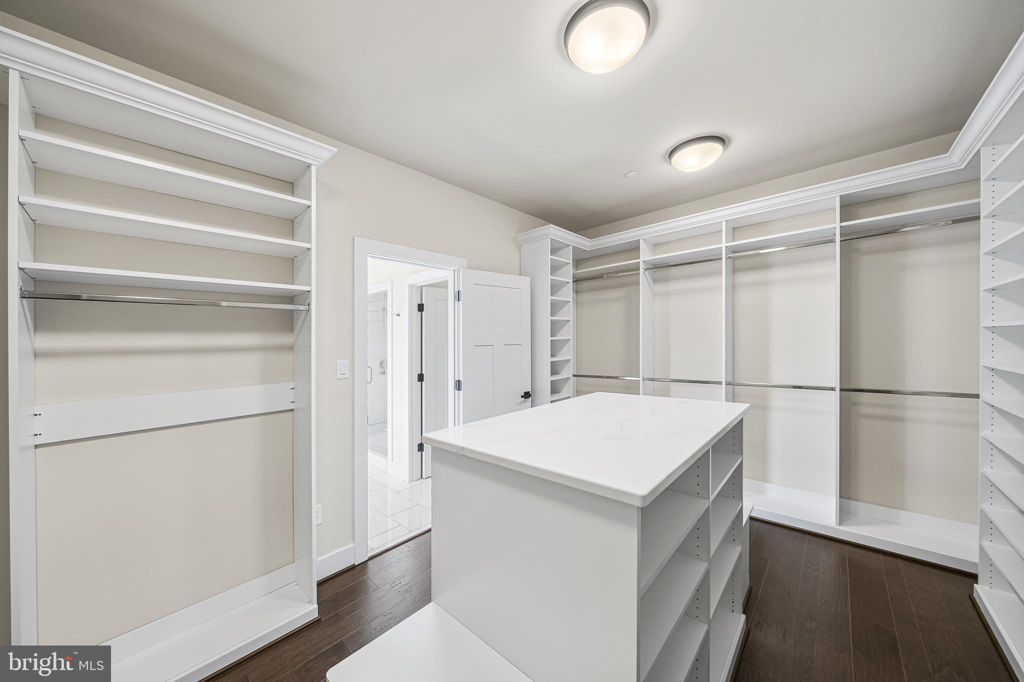 LOCUST GROVE ESTATES SUB - Residential