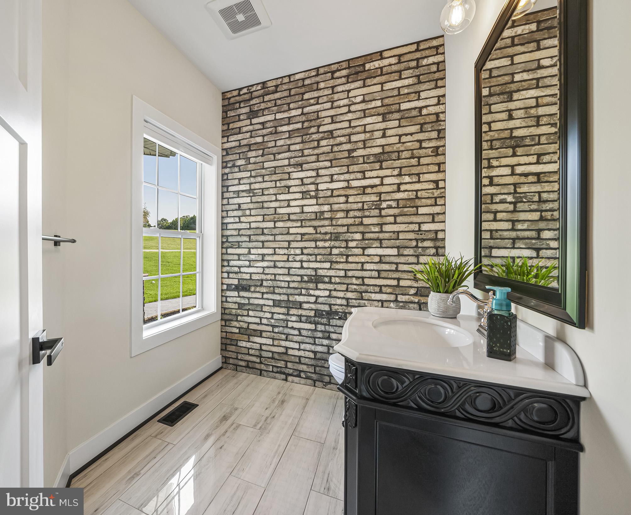 LOCUST GROVE ESTATES SUB - Residential