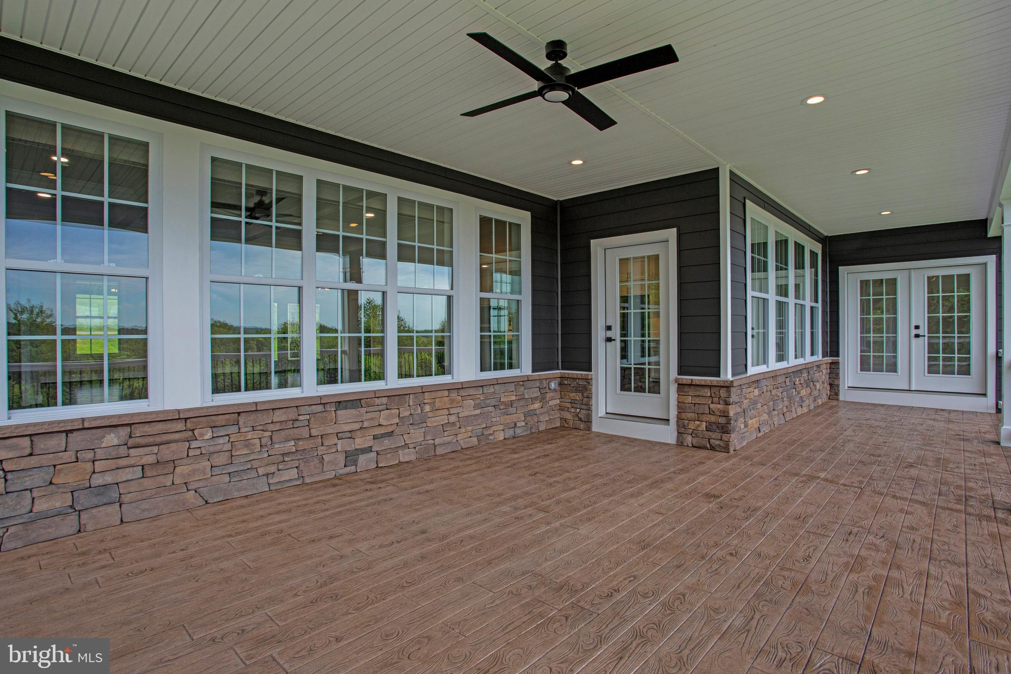 LOCUST GROVE ESTATES SUB - Residential