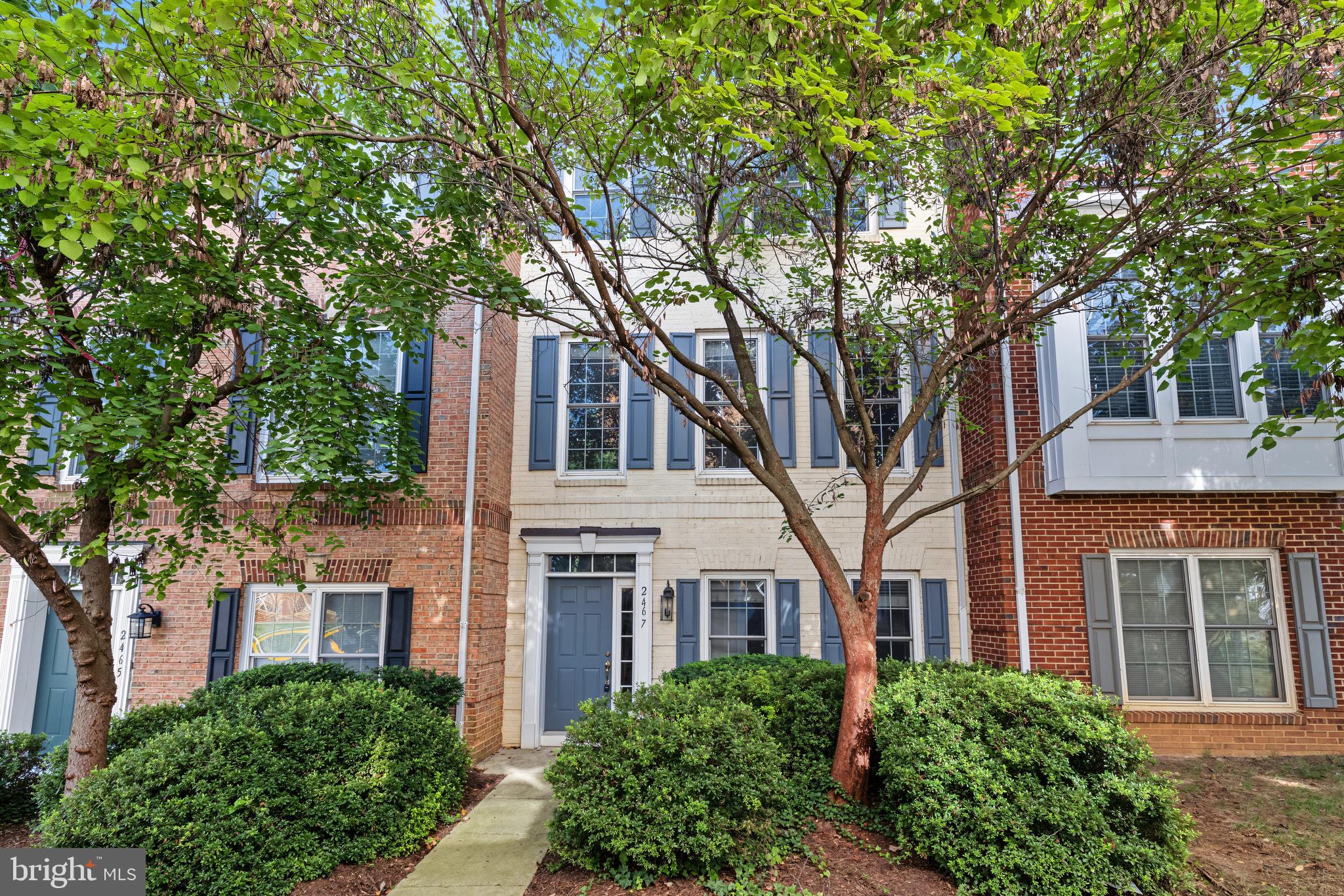 2467 HUNTINGTON PARK DRIVE